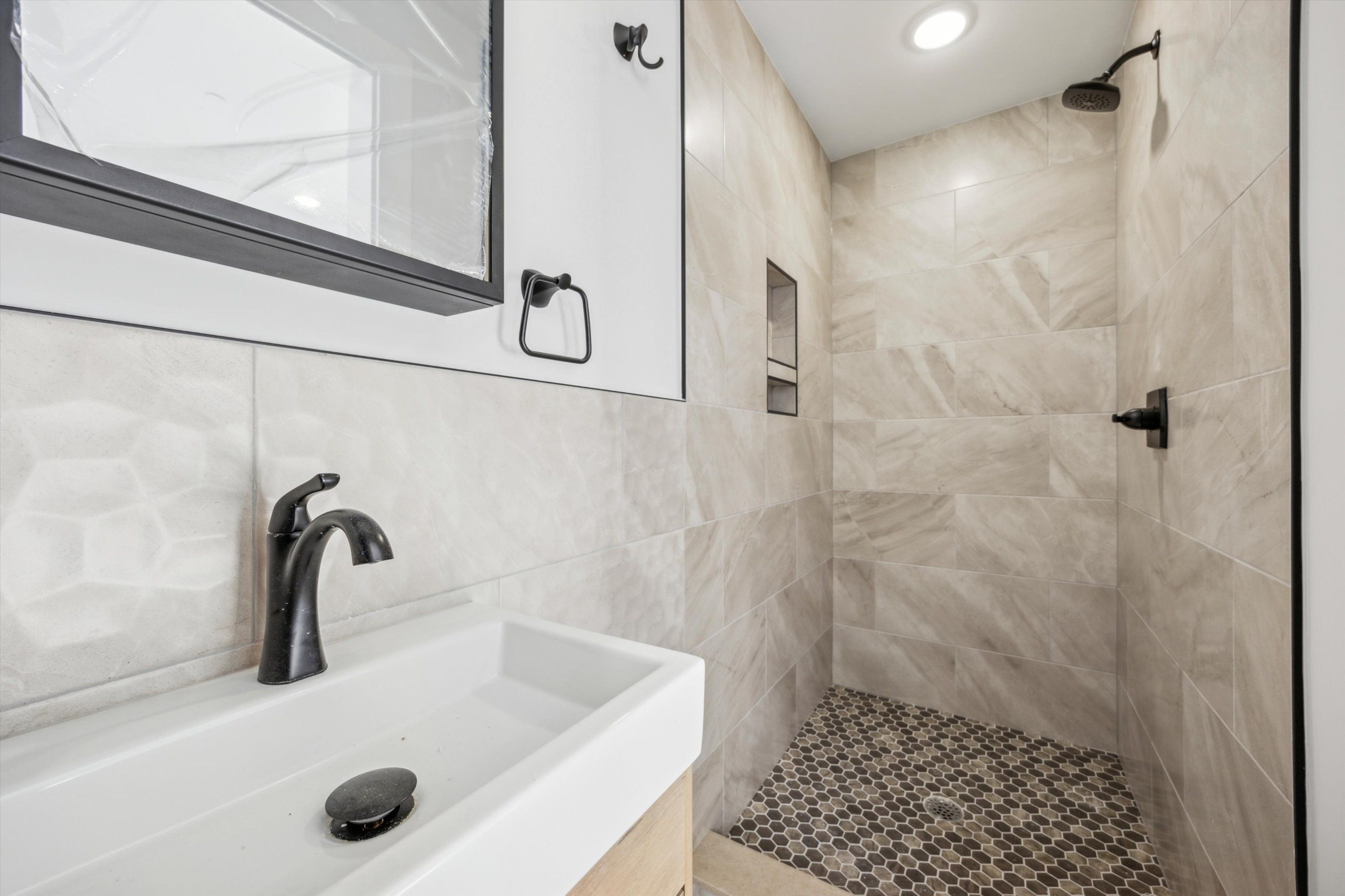 3729 LANCASTER AVE Unit 203