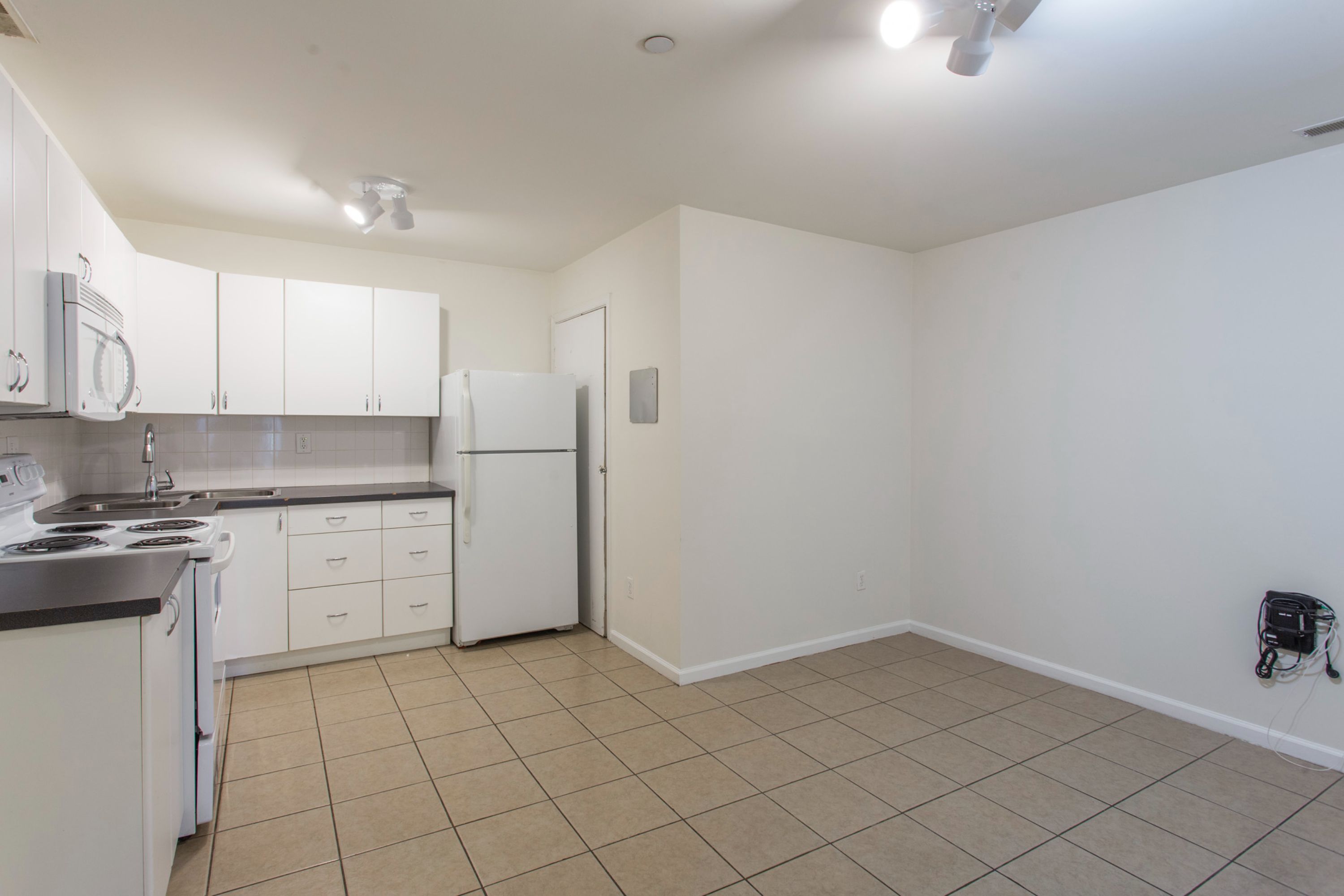 1734 MONUMENT ST Unit B