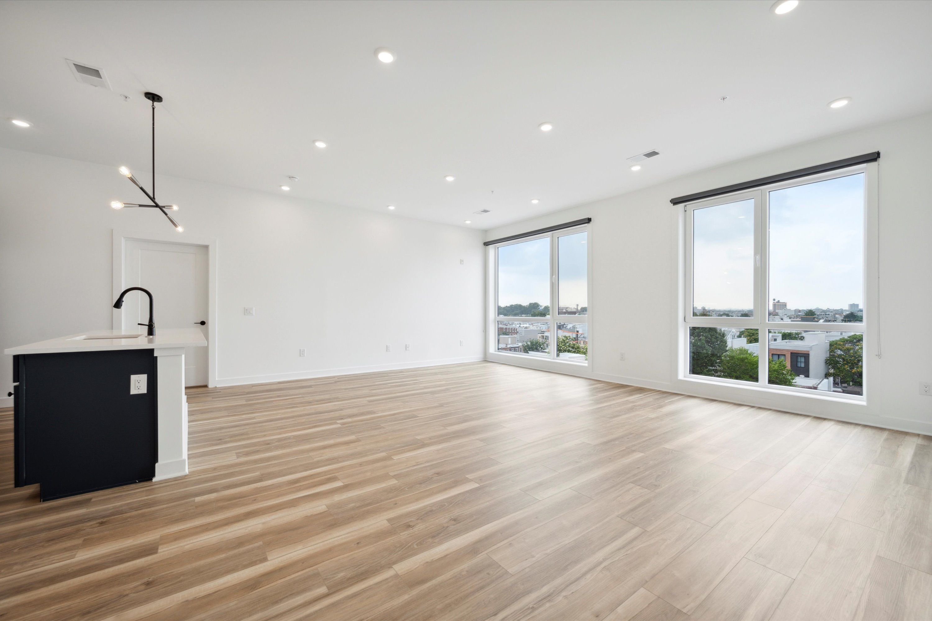 2636 E YORK ST Unit 606