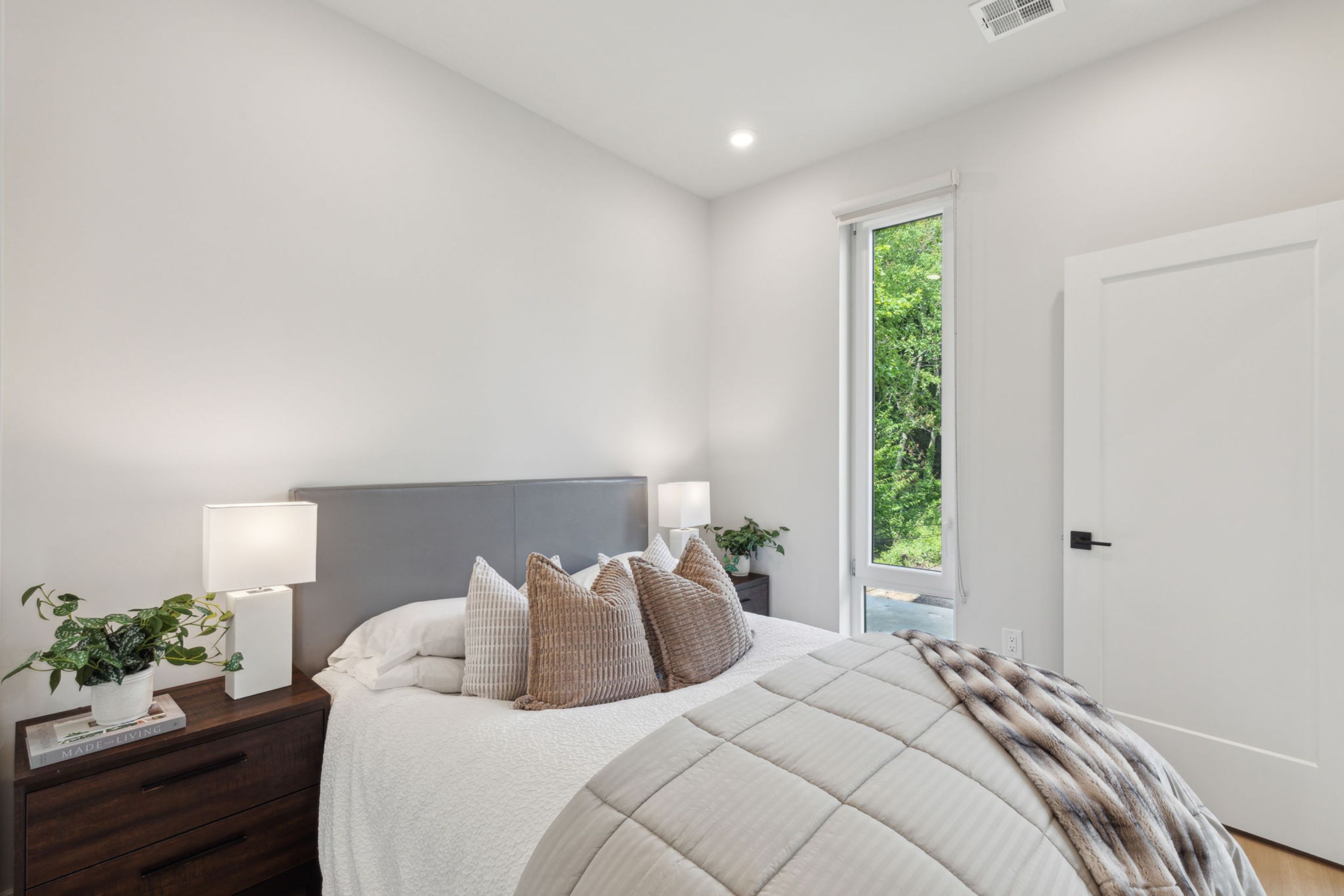 6910 Ridge Avenue Unit 412