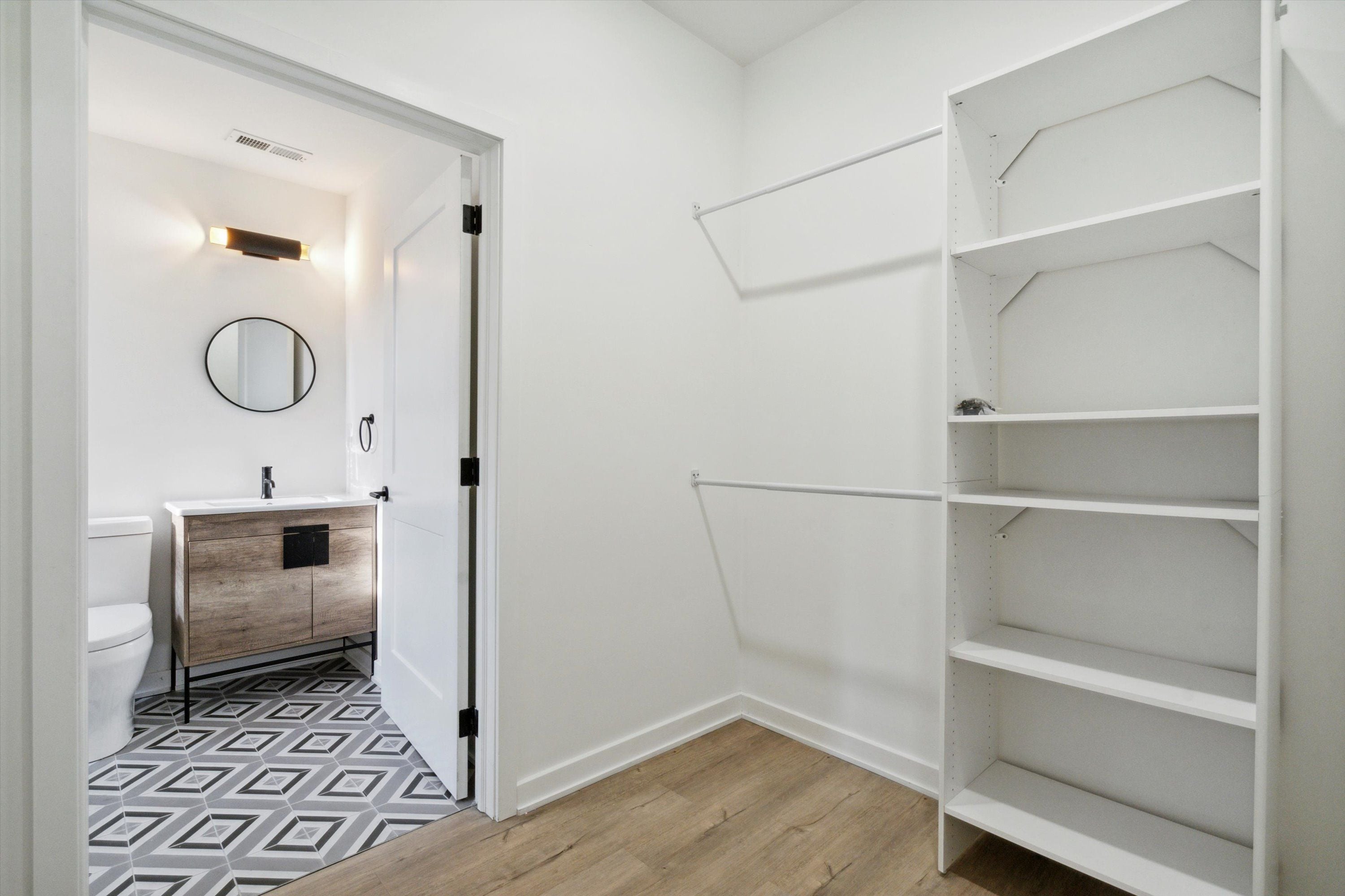 1533 N Sydenham ST Unit B