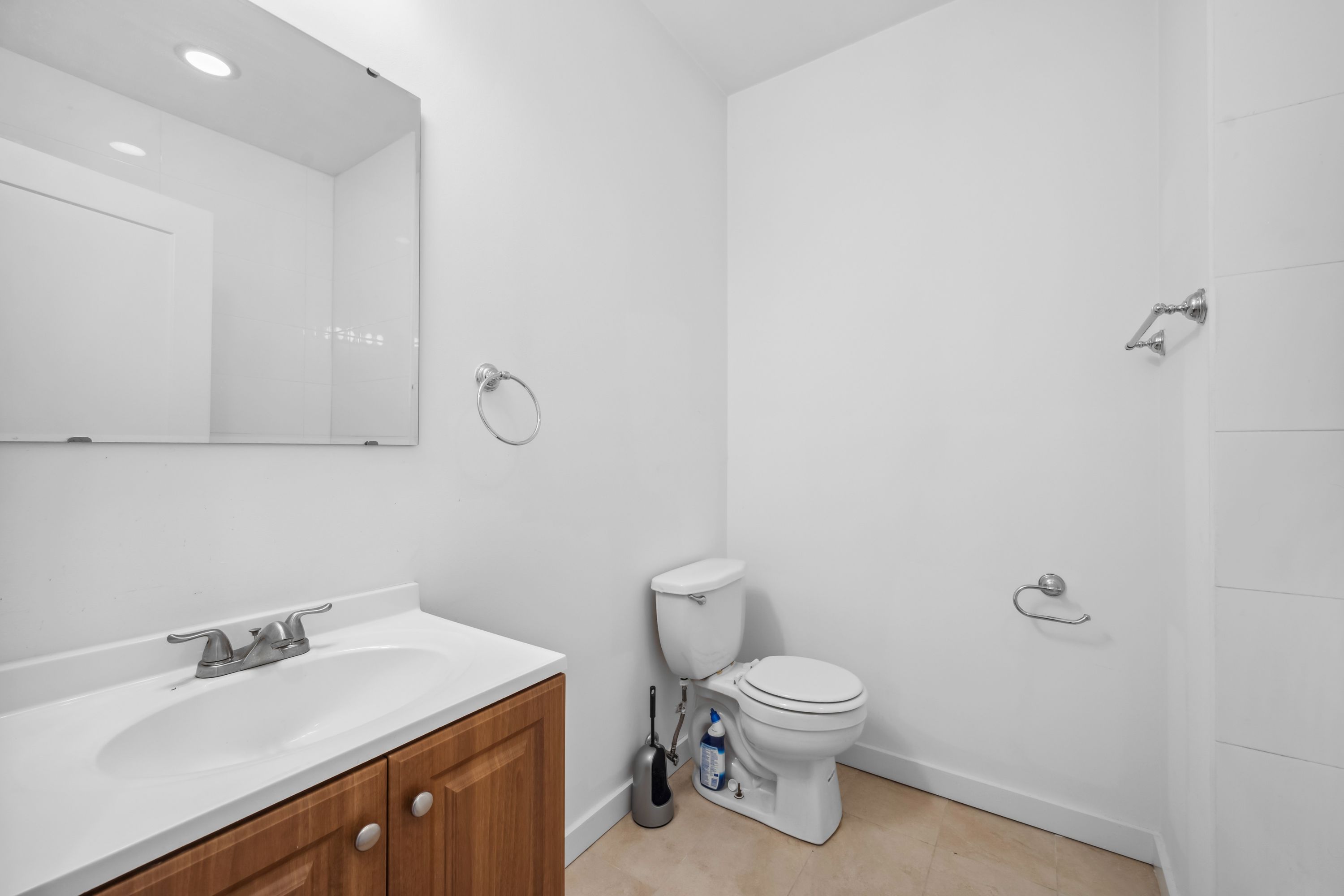 1632 N SYDENHAM ST Unit 2