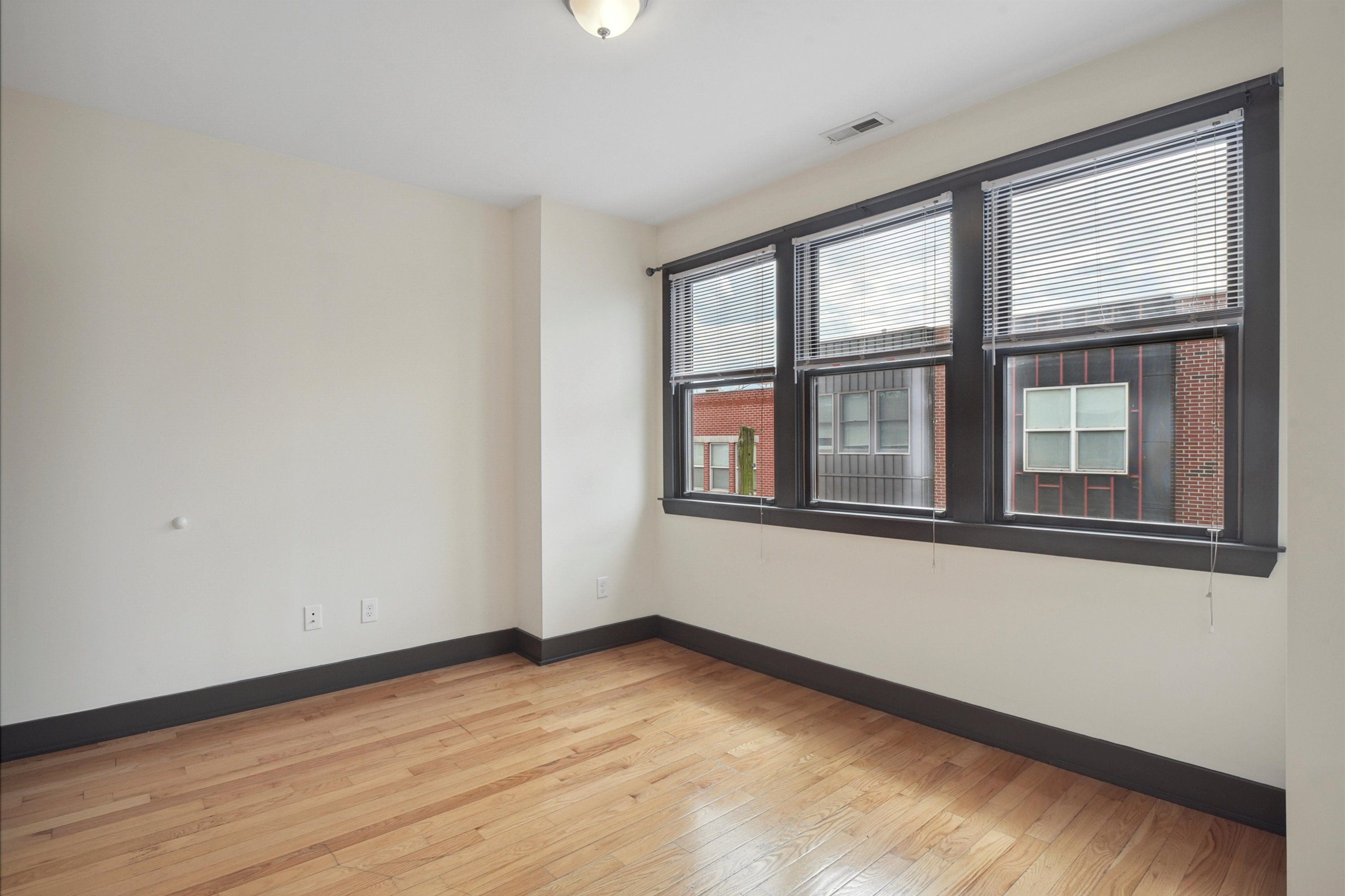 1947 N GRATZ ST Unit 2