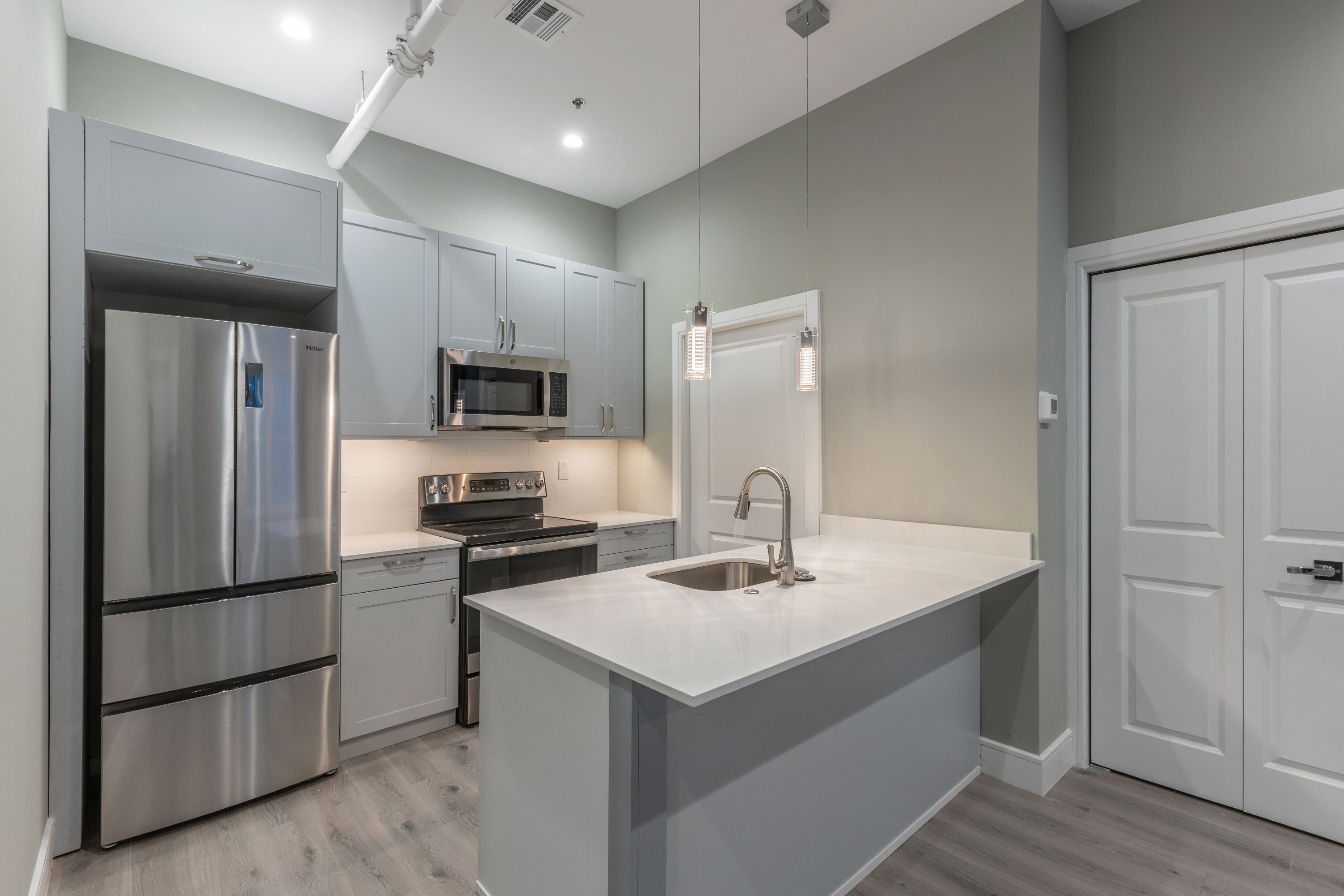 1133 E COLUMBIA AVE Unit 102