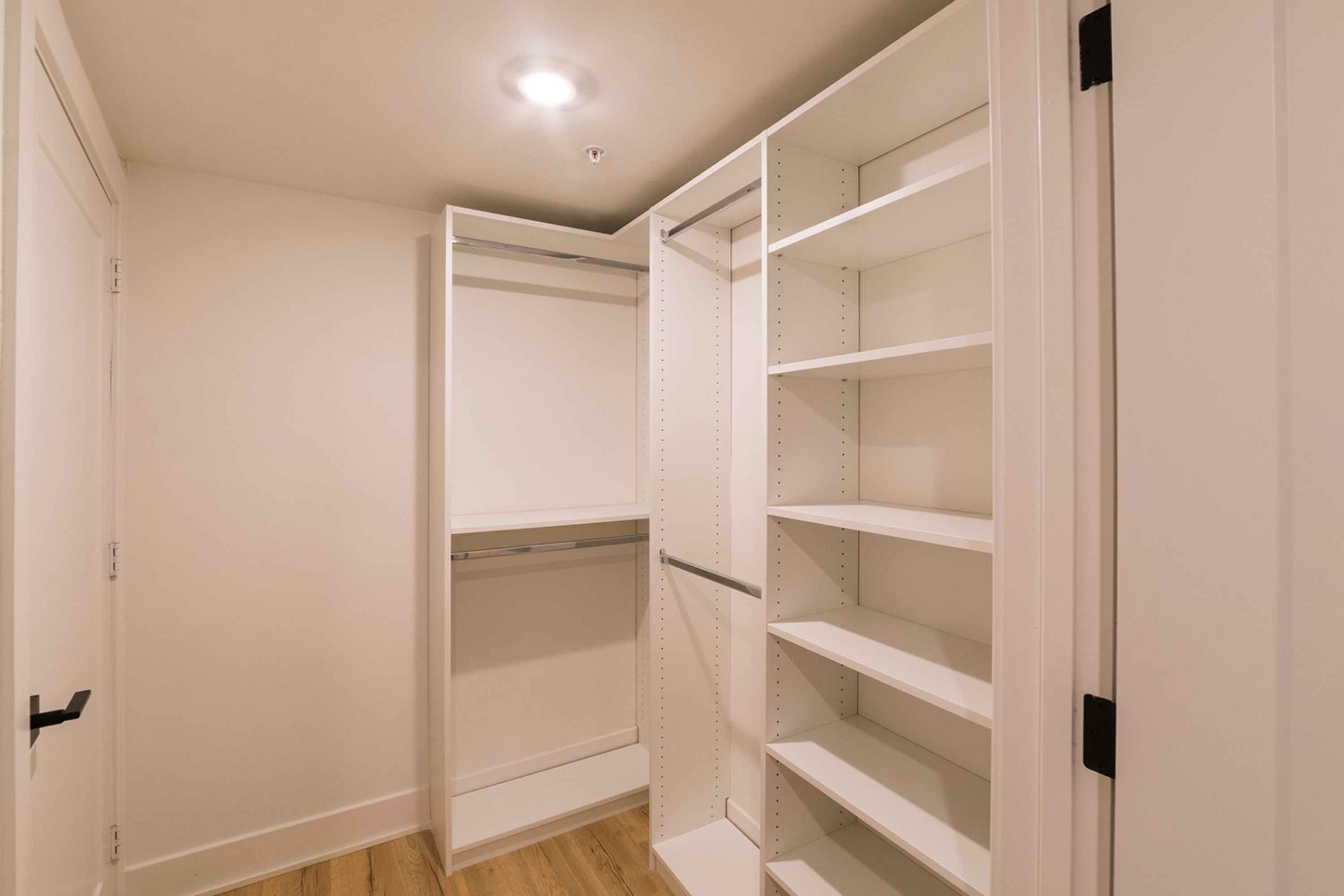 629 W GIRARD AVE Unit 304