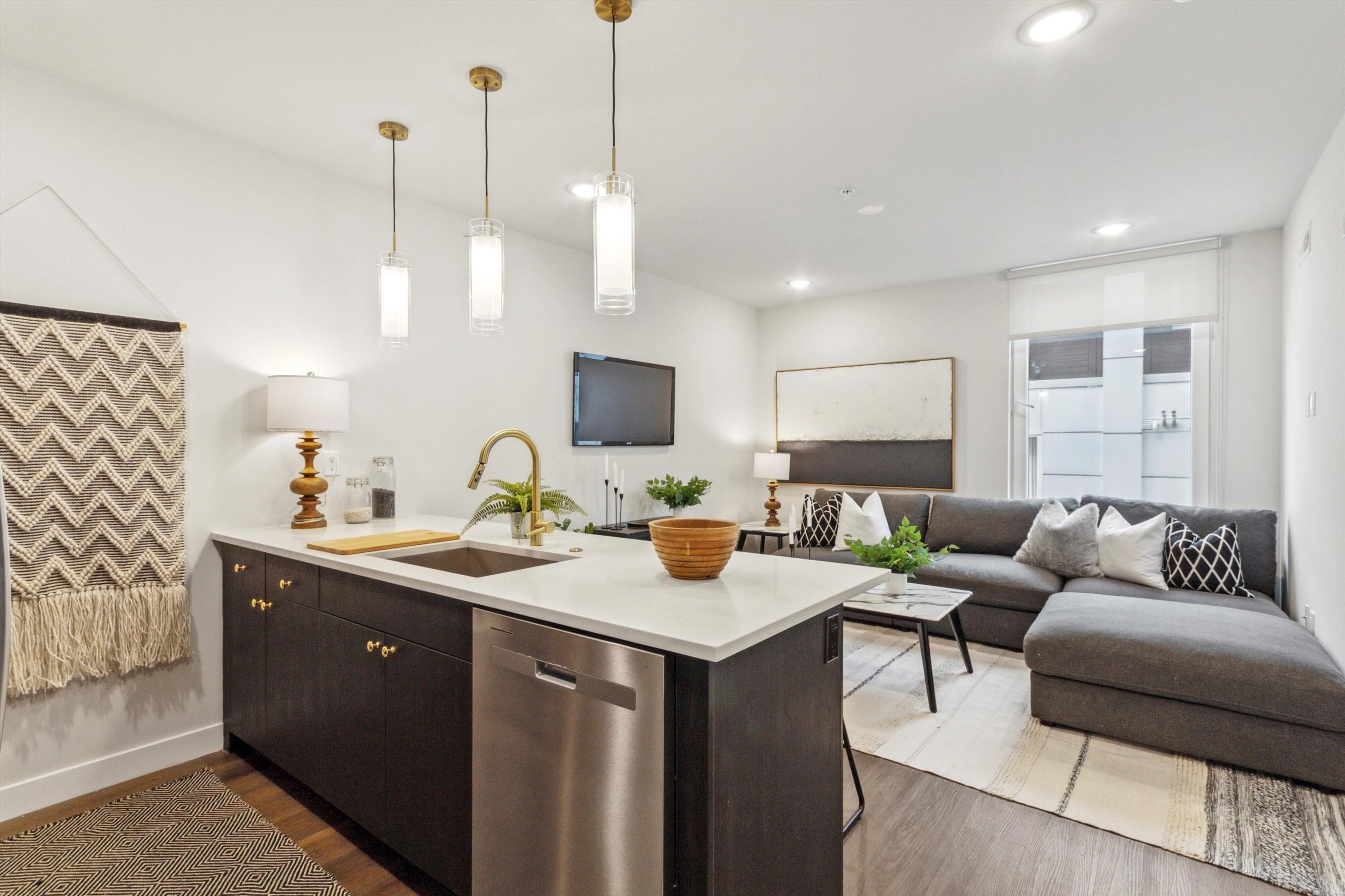 1102 GERMANTOWN AVENUE Unit 405