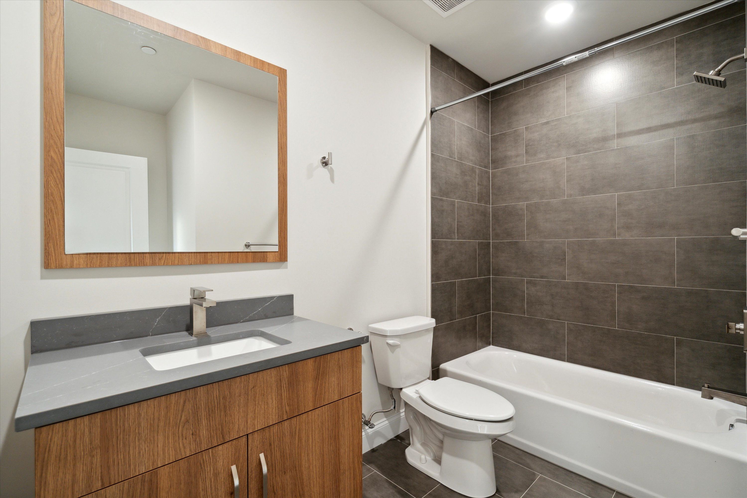 2157 E LEHIGH AVE Unit 211