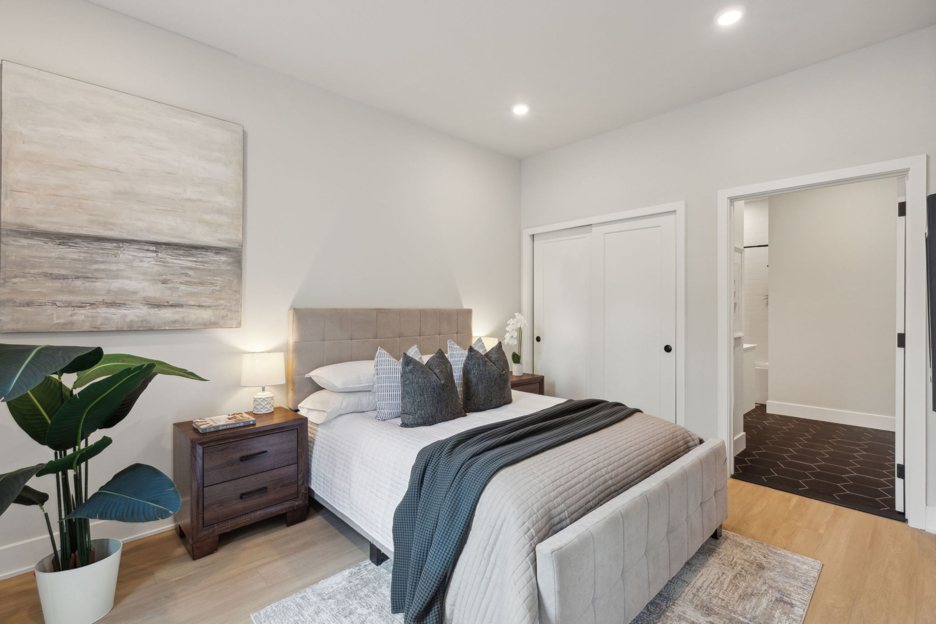 6910 Ridge Avenue Unit 412