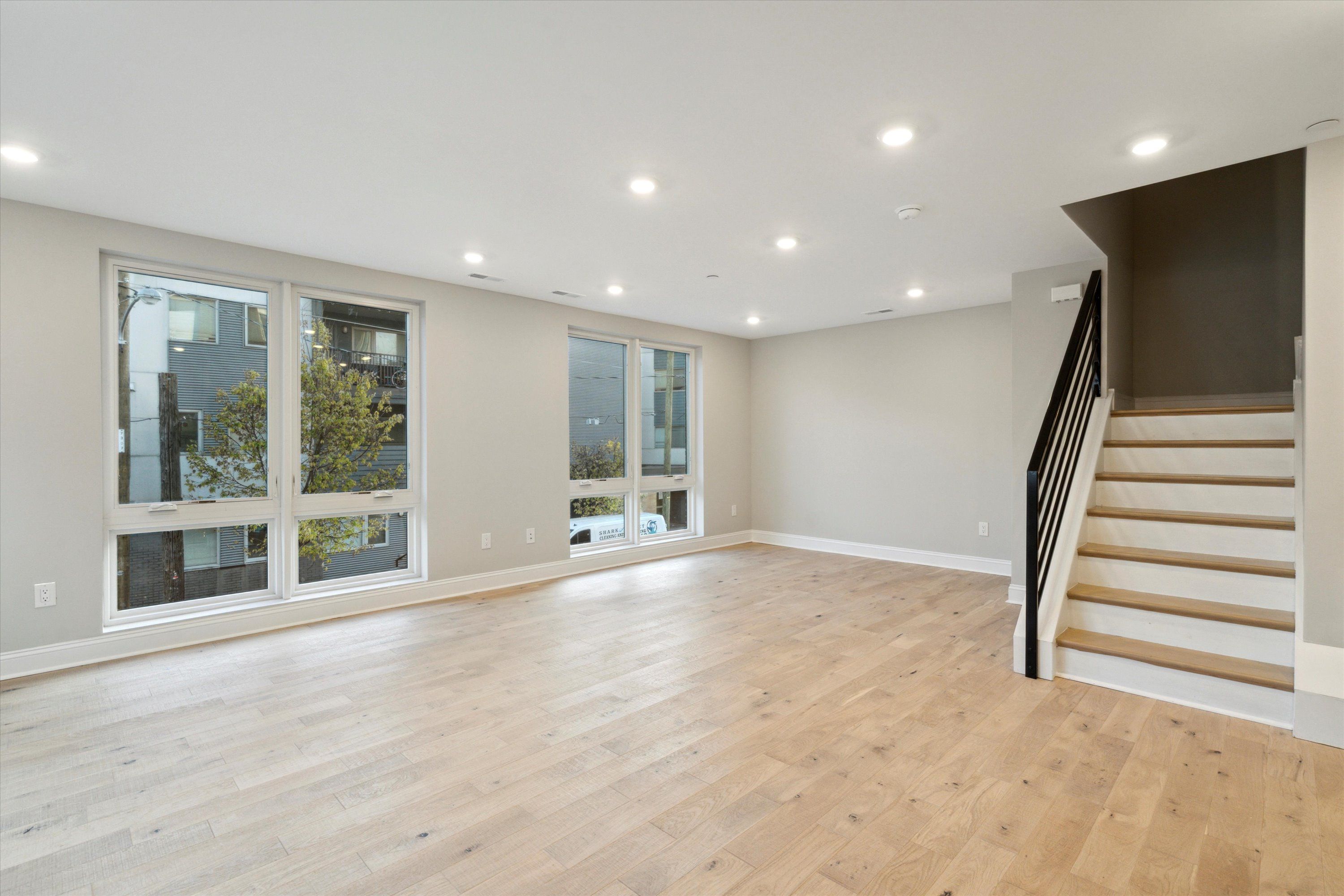 249 W OXFORD ST Unit 1