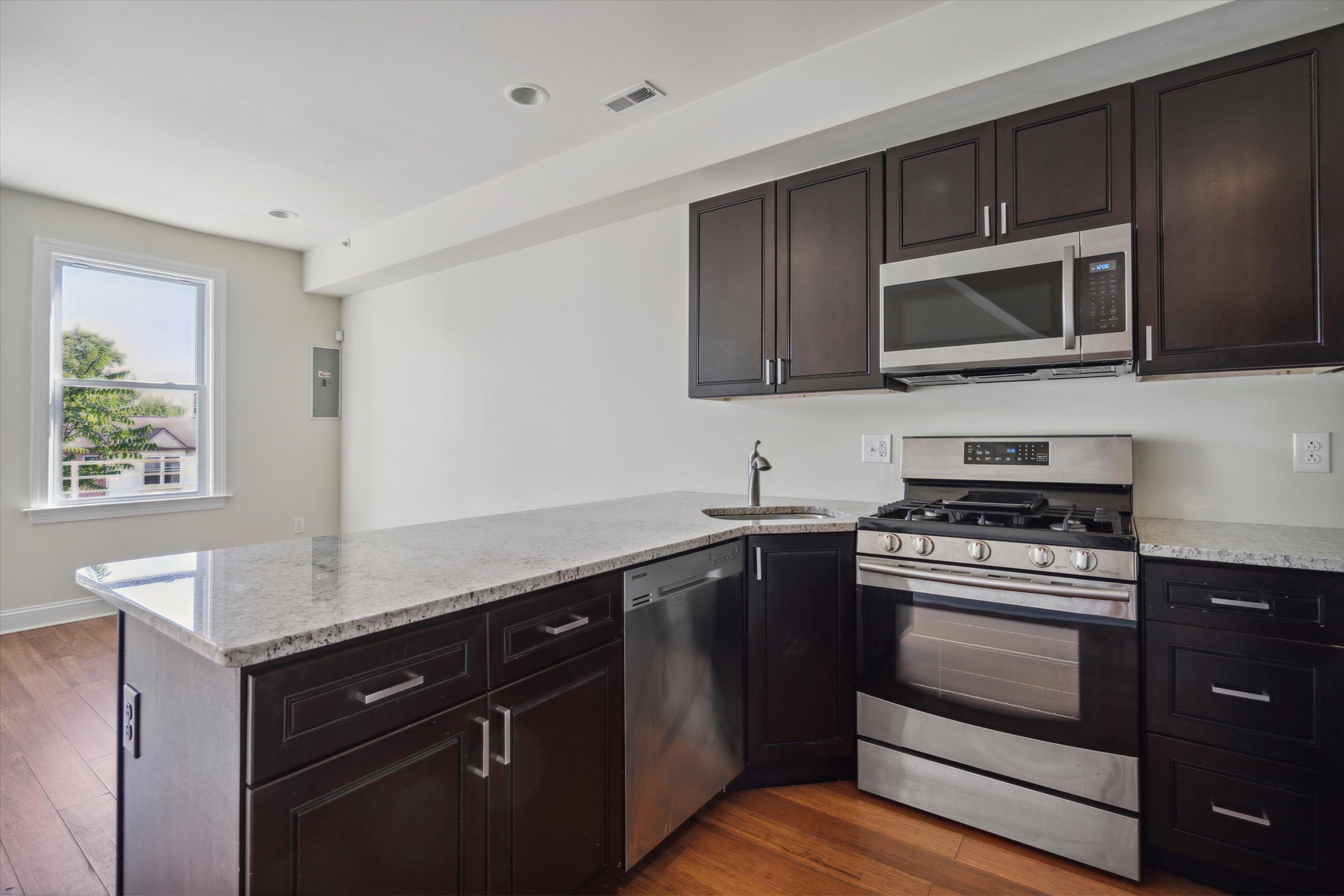1714 FONTAIN ST Unit B