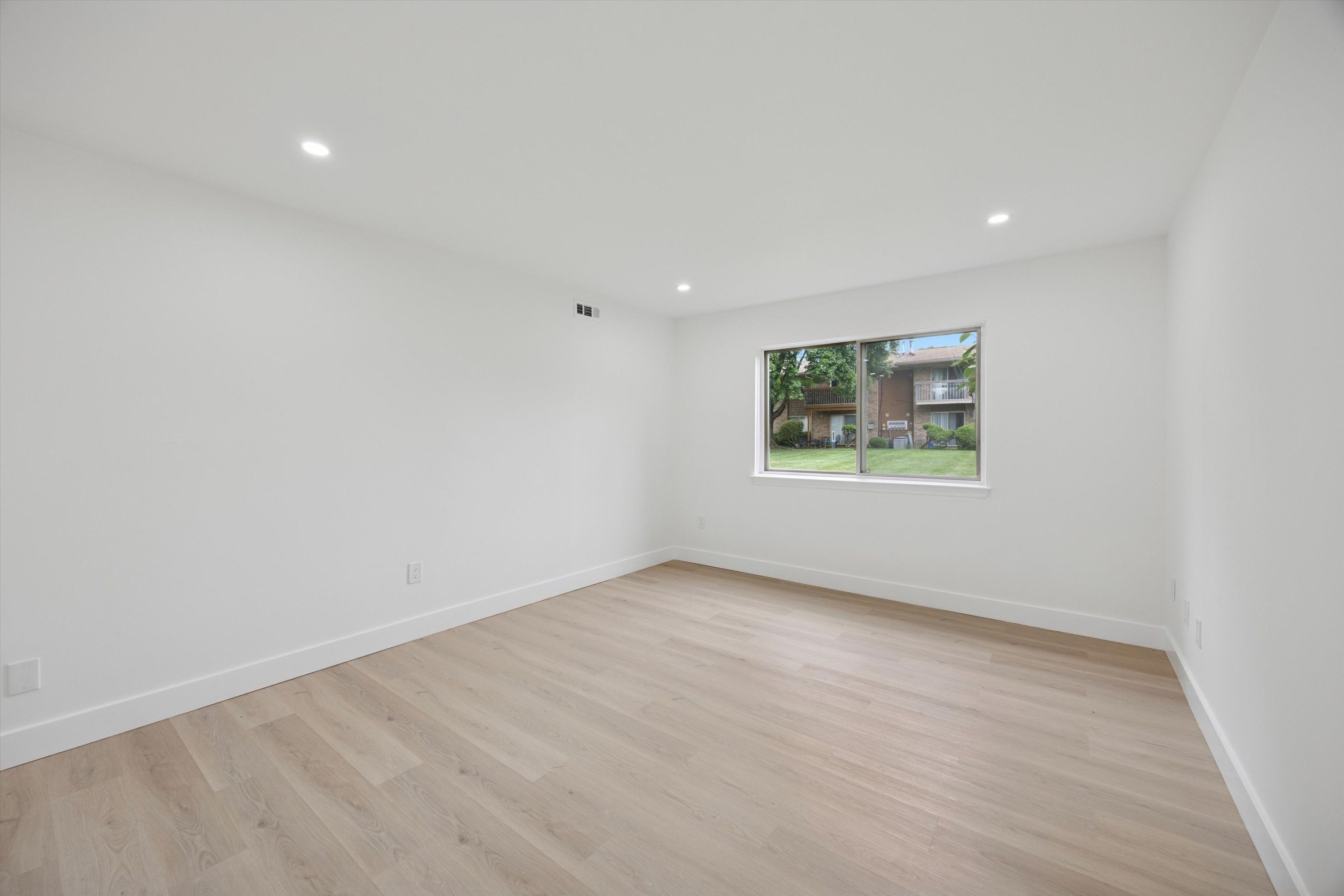 511 Bradley Ct