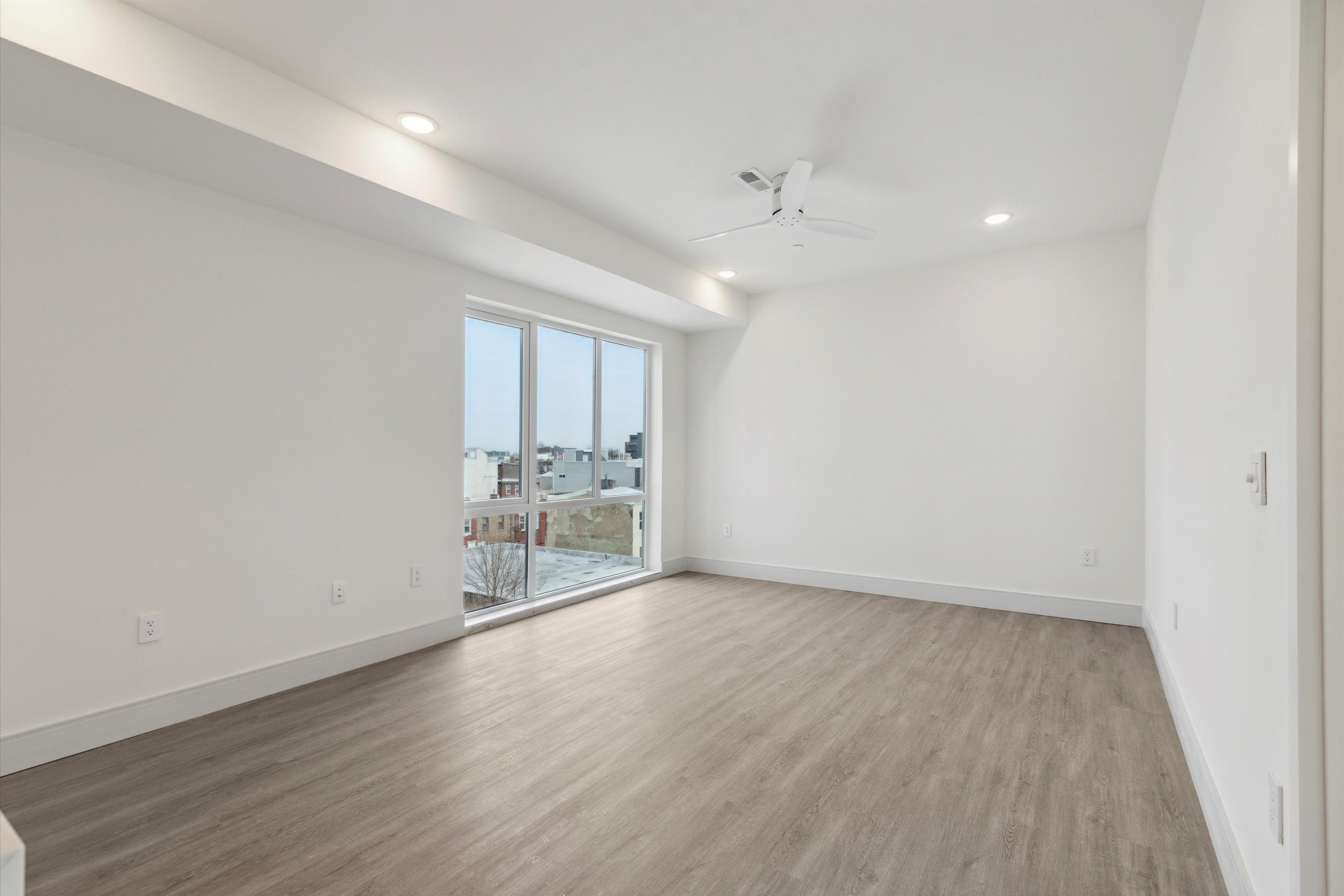 1221 E Fletcher St Unit 211