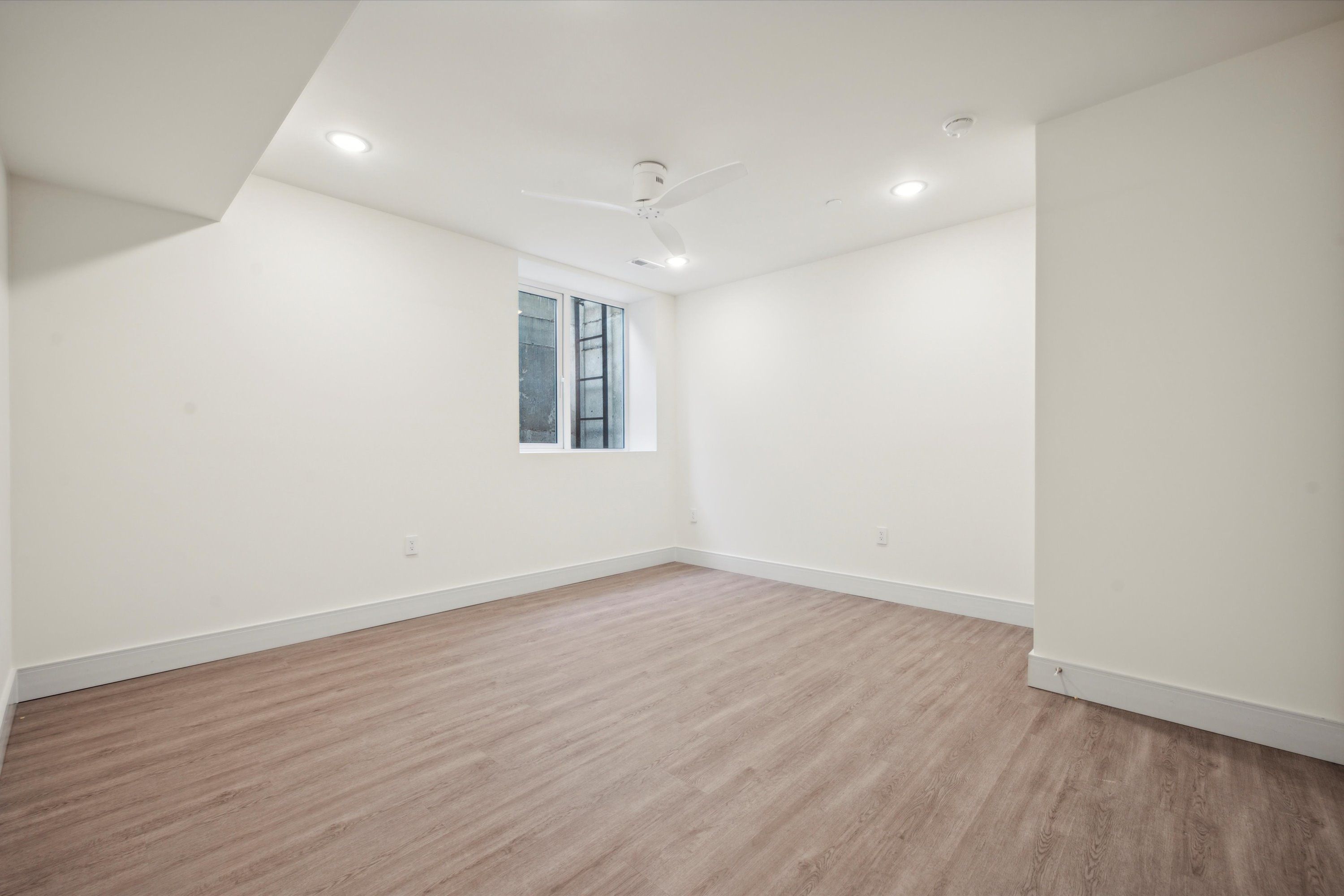 1221 E Fletcher St Unit 108