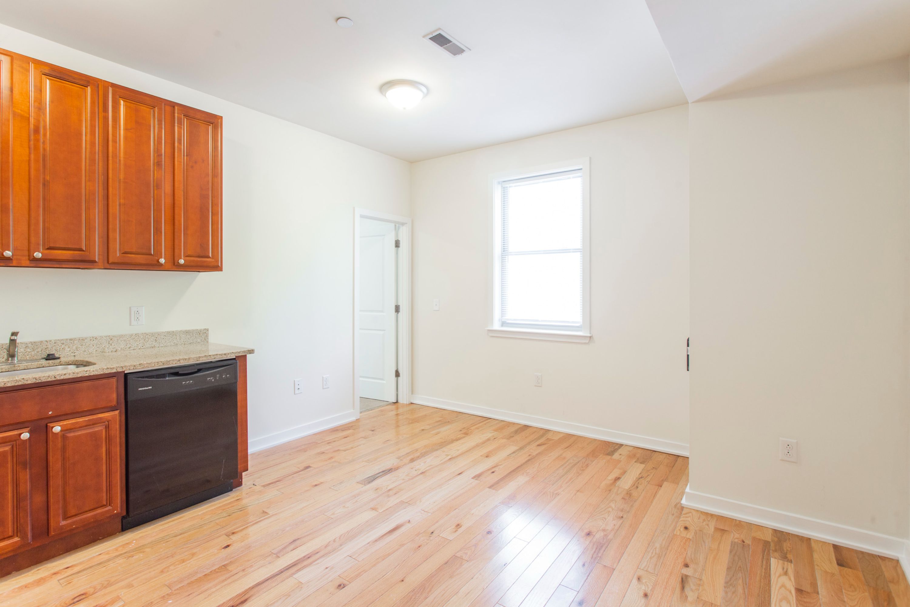 1310 N CARLISLE ST Unit 2R