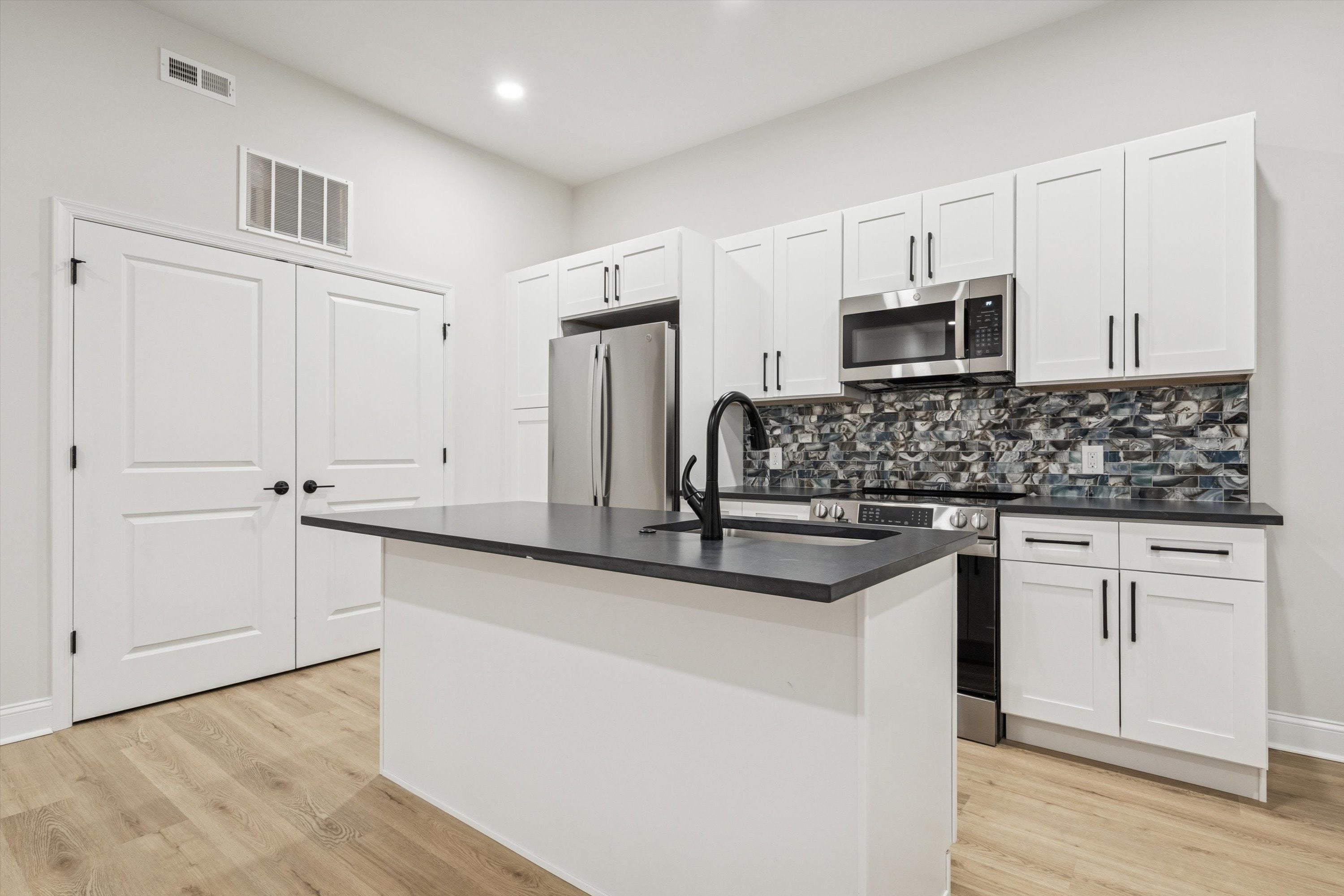 2153 E LEHIGH AVE Unit 414