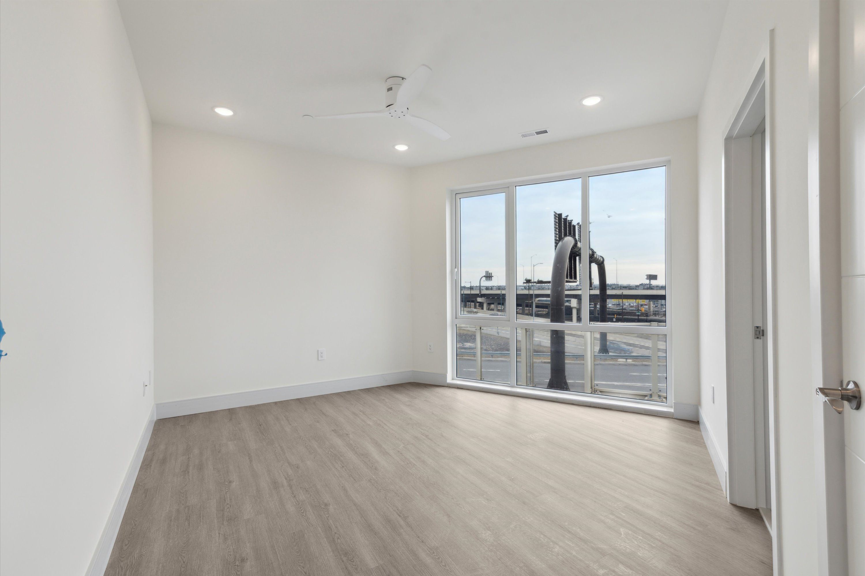 1221 E Fletcher St Unit 211