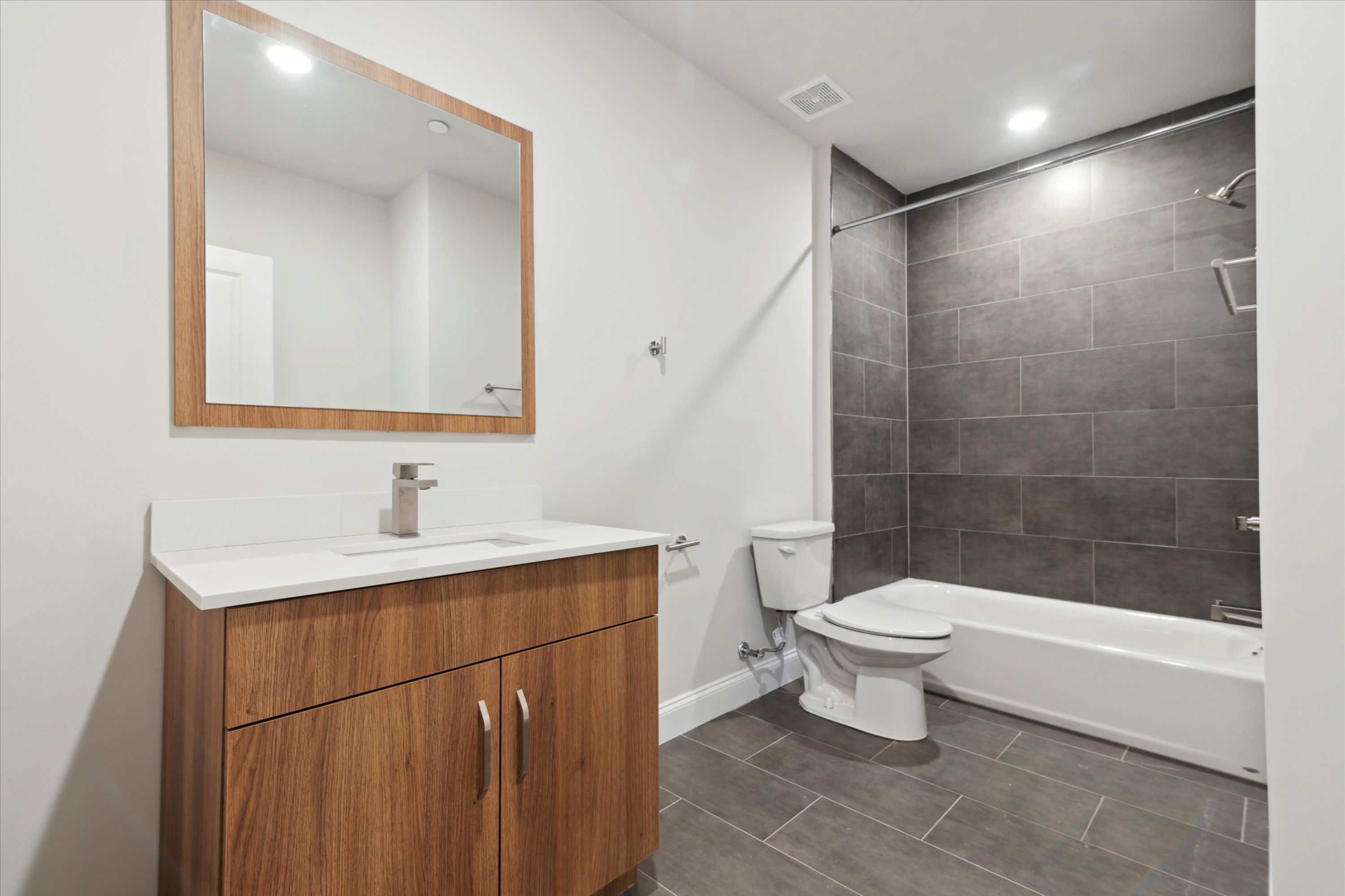 2157 E LEHIGH AVE Unit 415