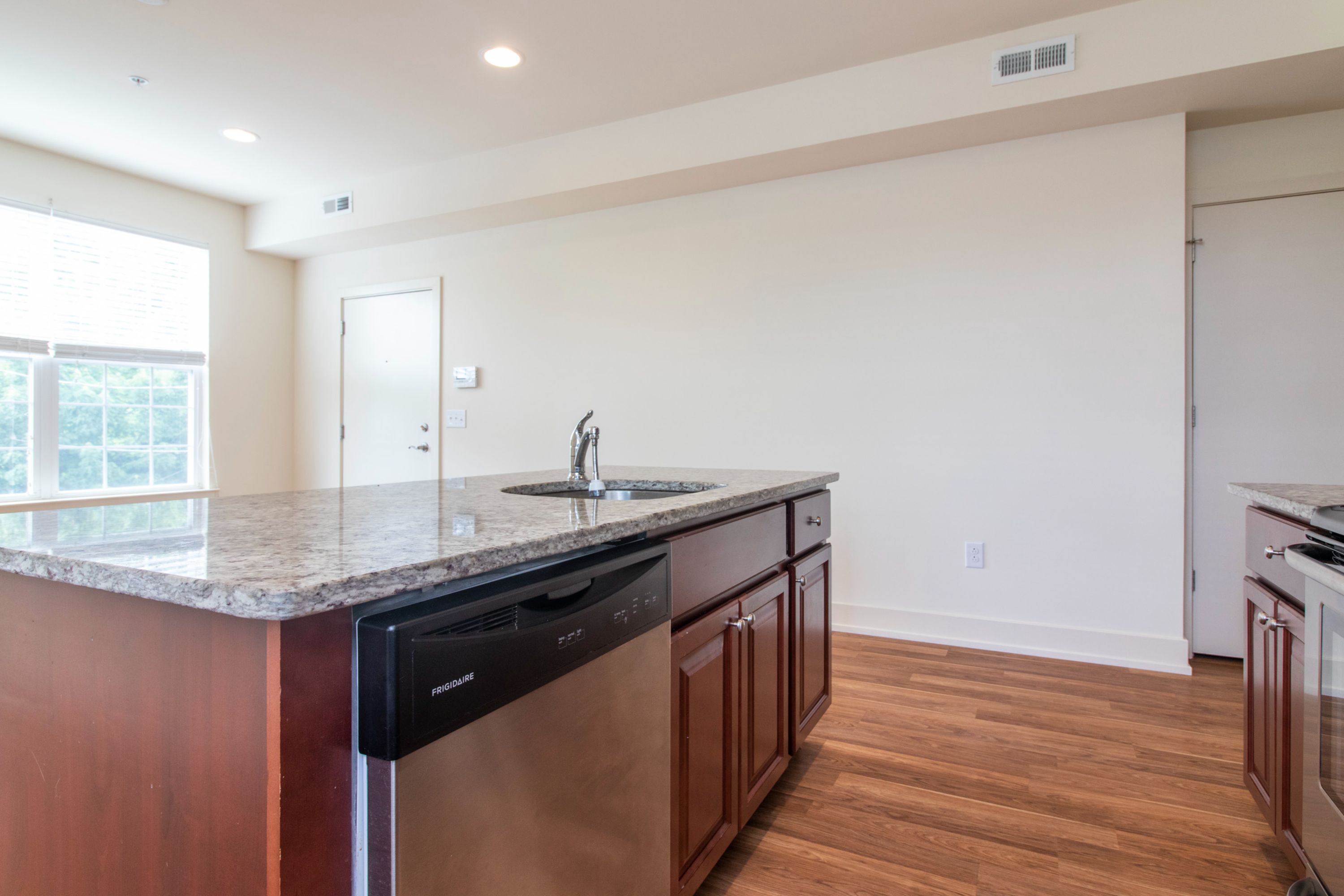 1904 N MARSHALL ST Unit 2
