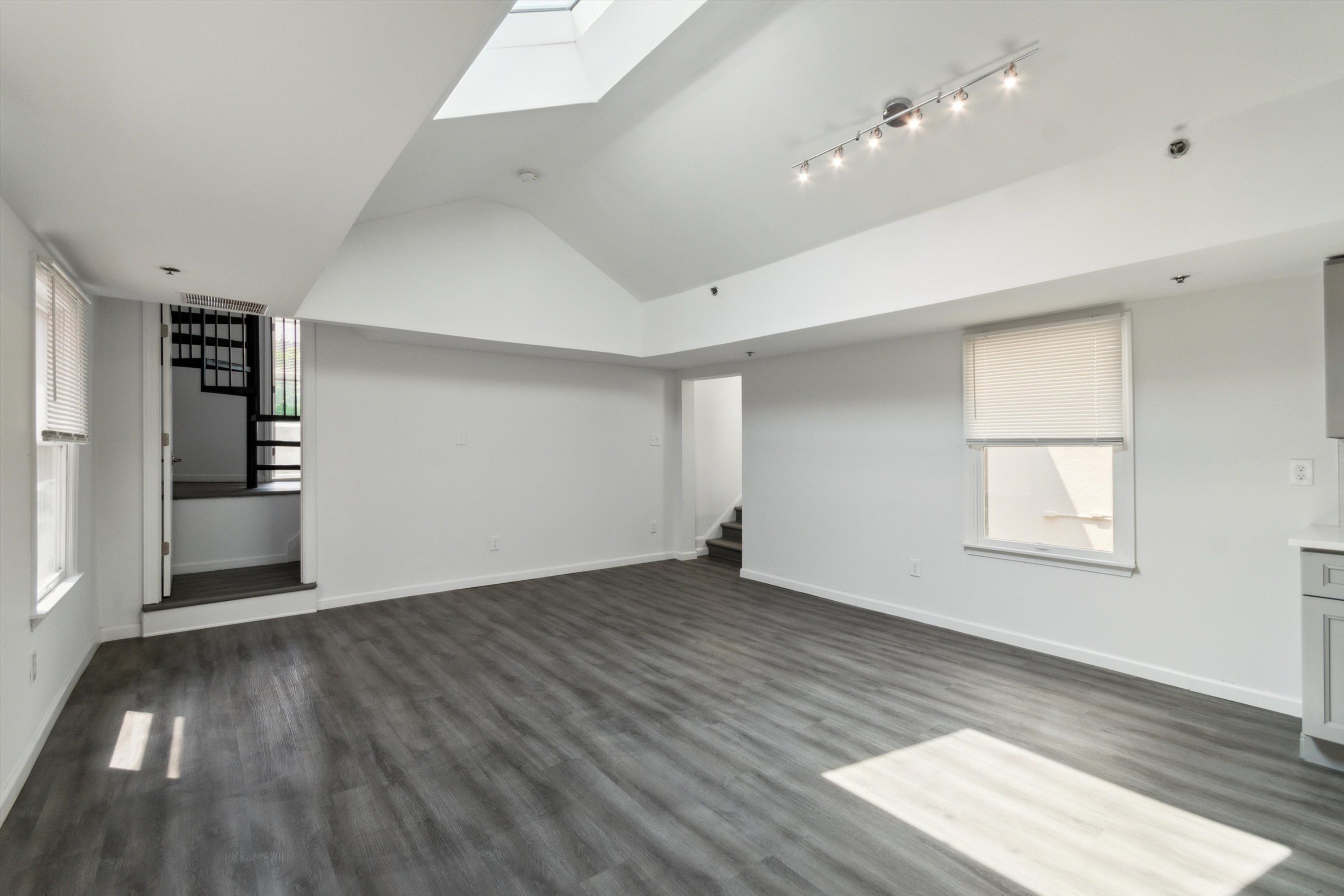 152 NASSAU ST Unit 2