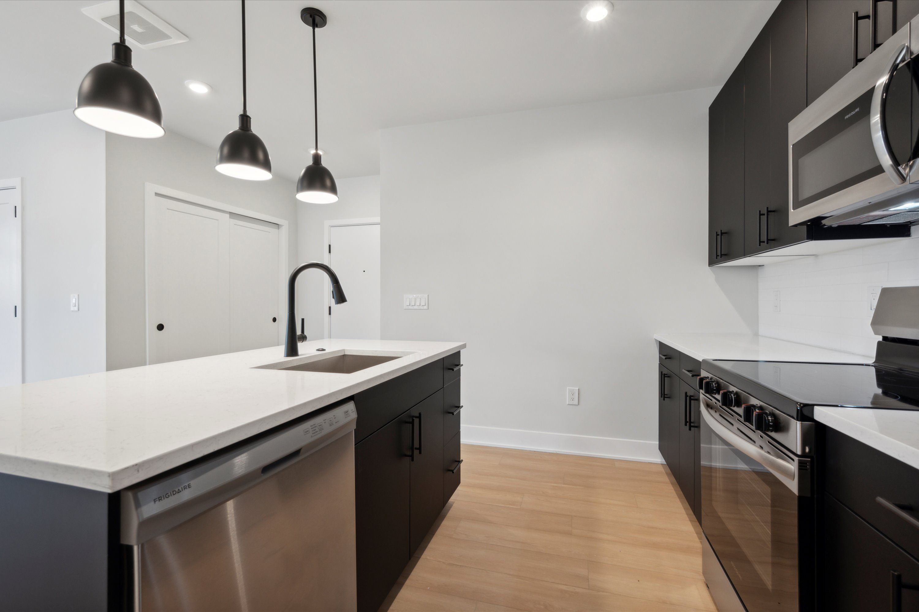 6910 Ridge Avenue Unit 418