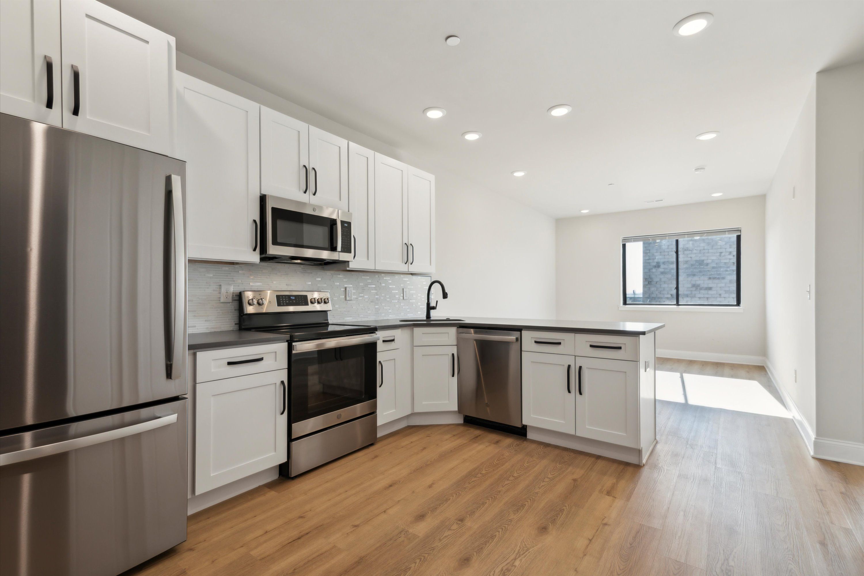 2143 E LEHIGH AVE Unit 606