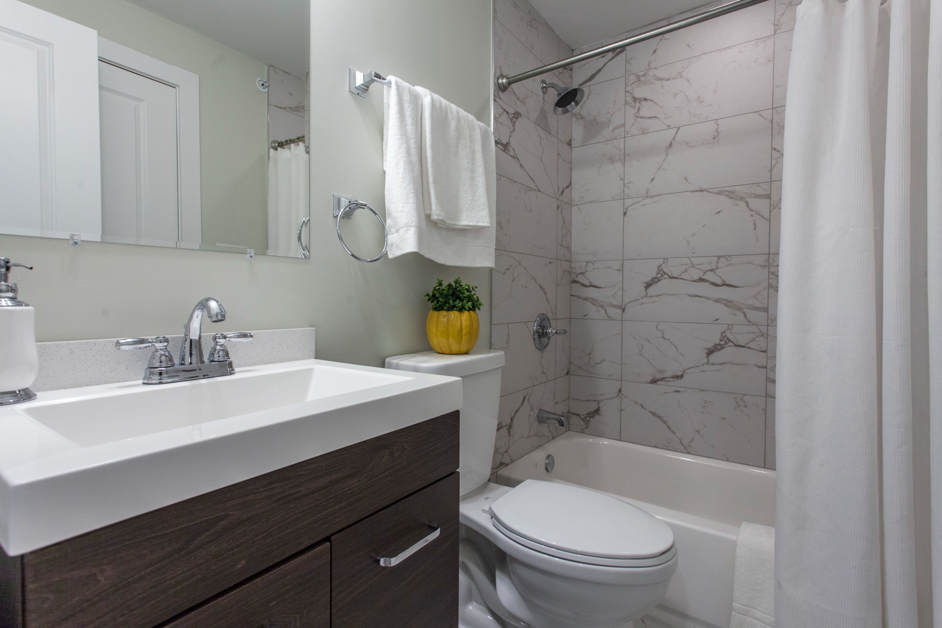 1533-39 PARRISH ST Unit 3D