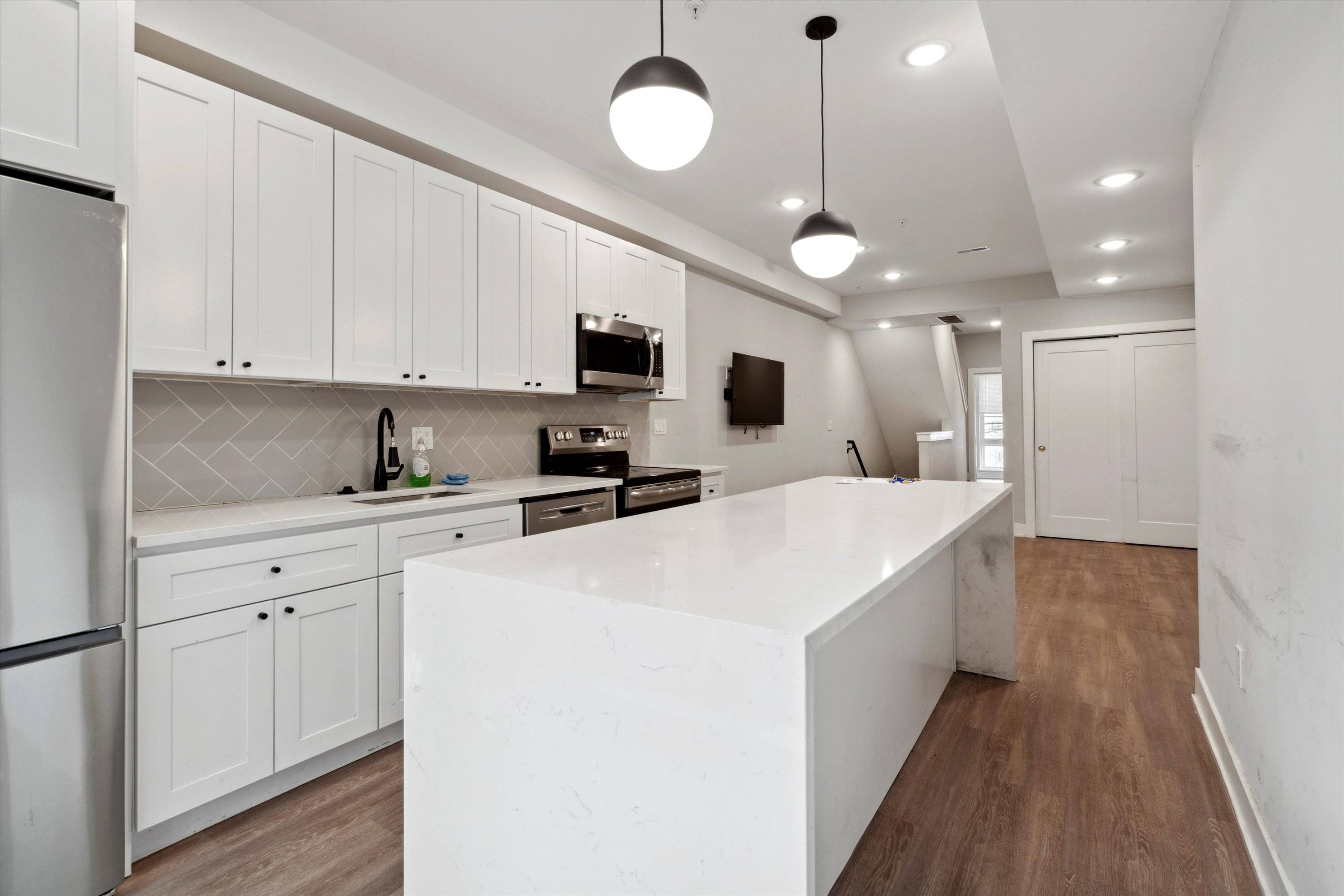 1618 N Sydenham St Unit B