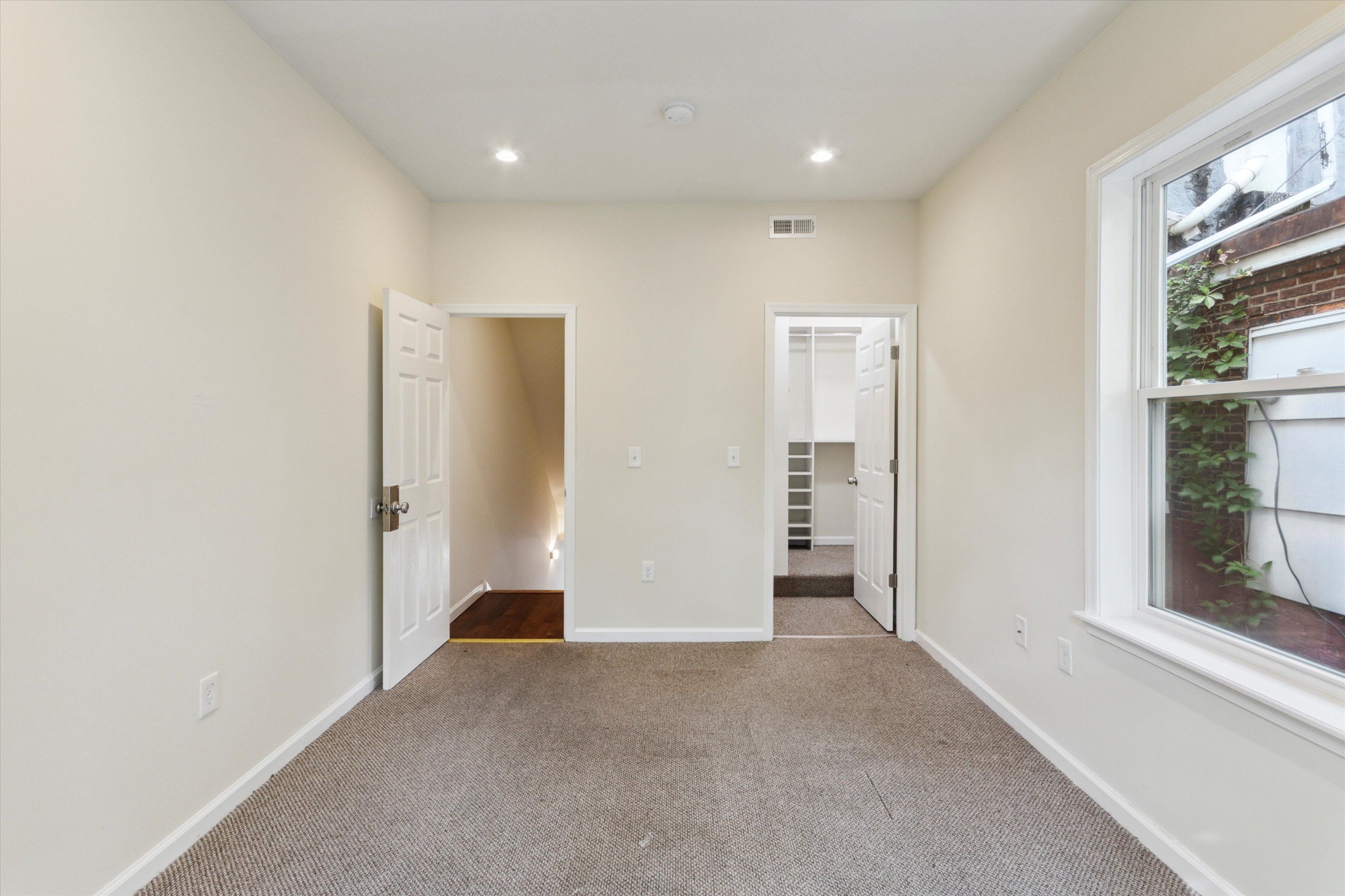 1804 W MONTGOMERY AVE