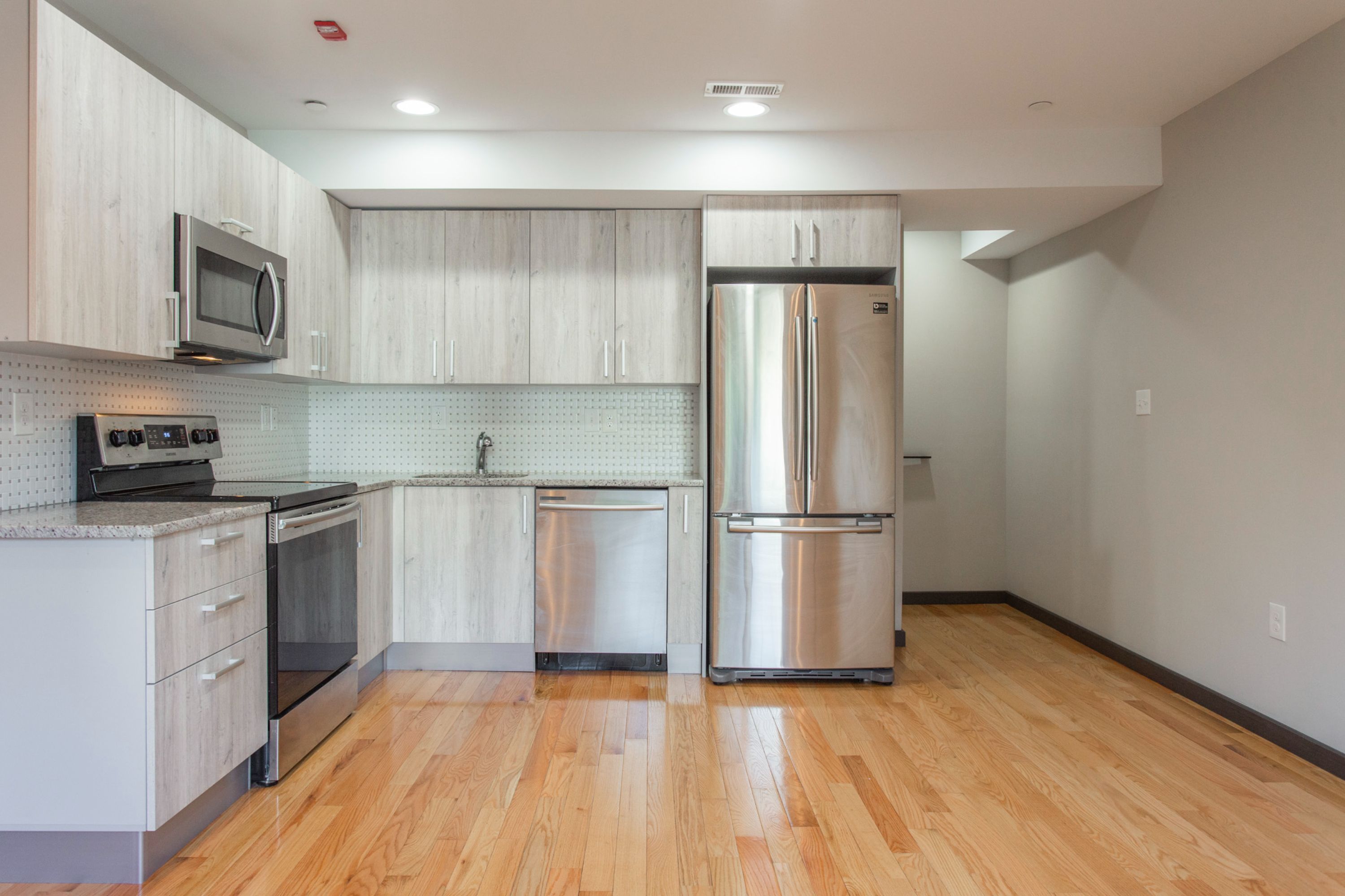 2545-47 MONTROSE ST Unit D