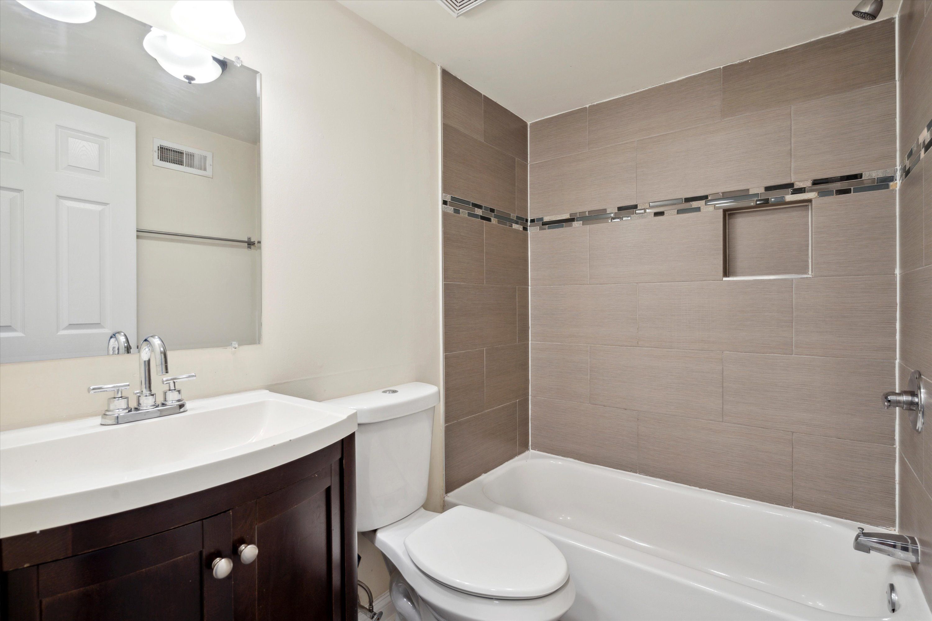 1832 W MONTGOMERY AVE Unit A