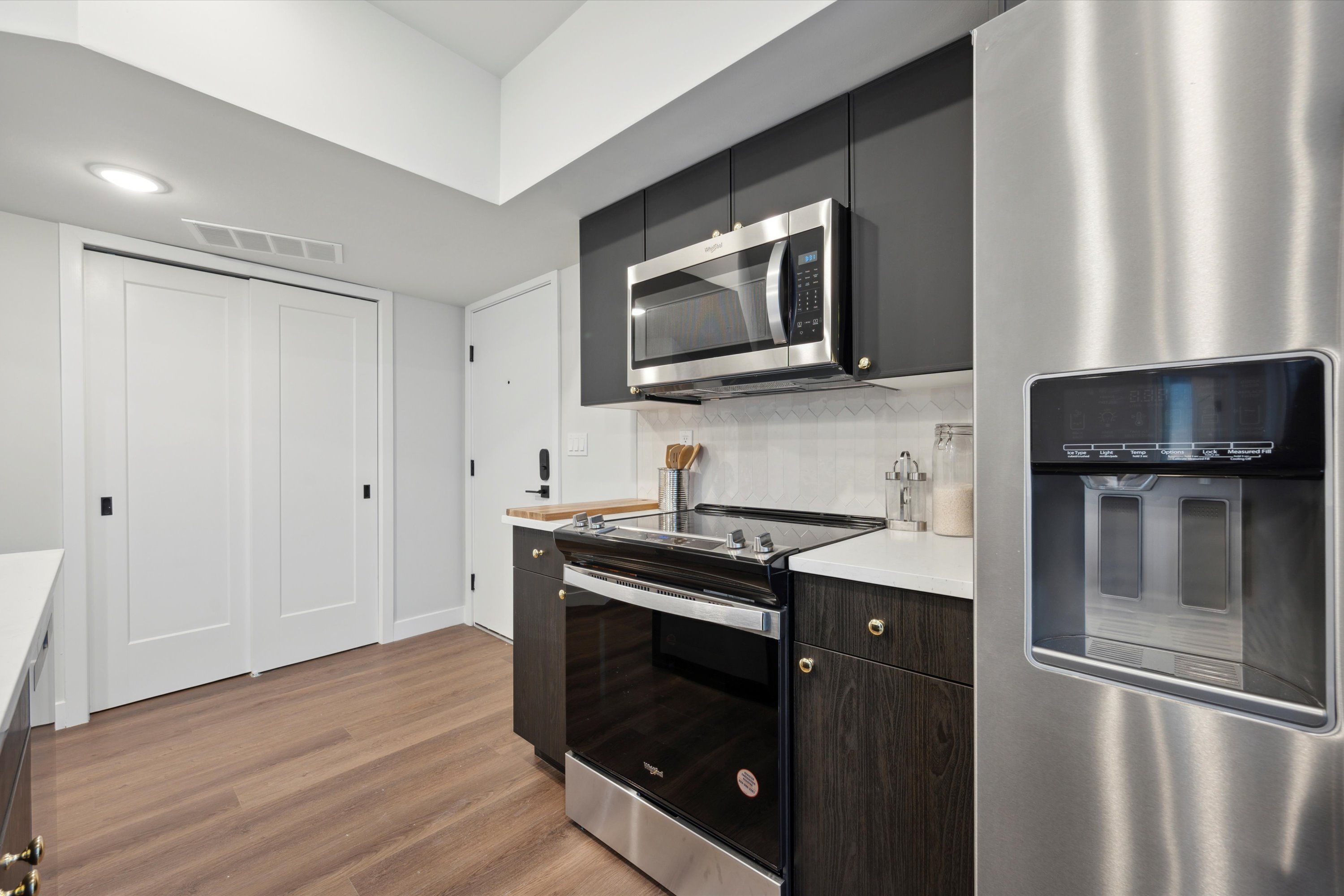 1102 GERMANTOWN AVENUE Unit 401