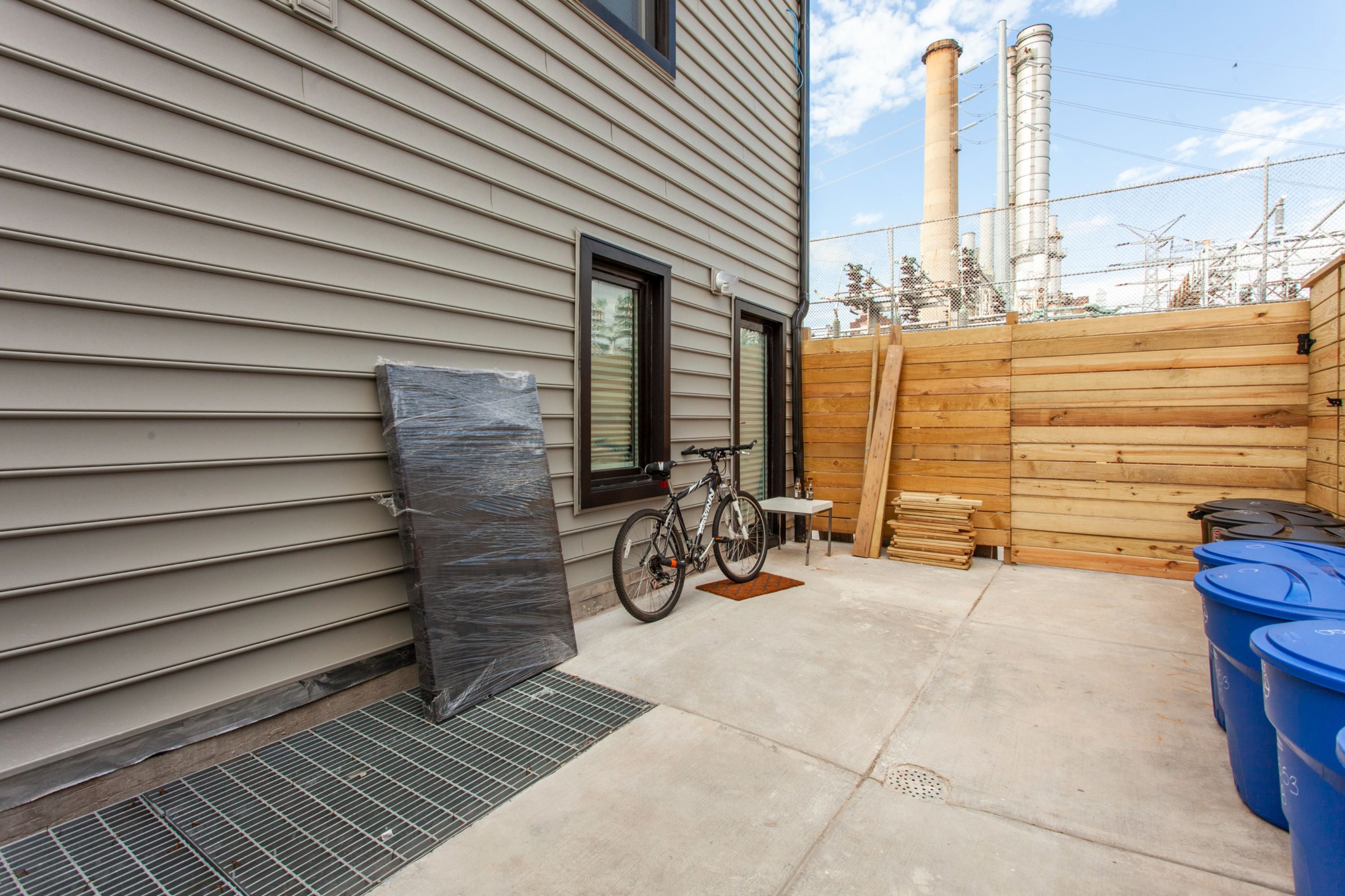 2553 MONTROSE ST Unit B