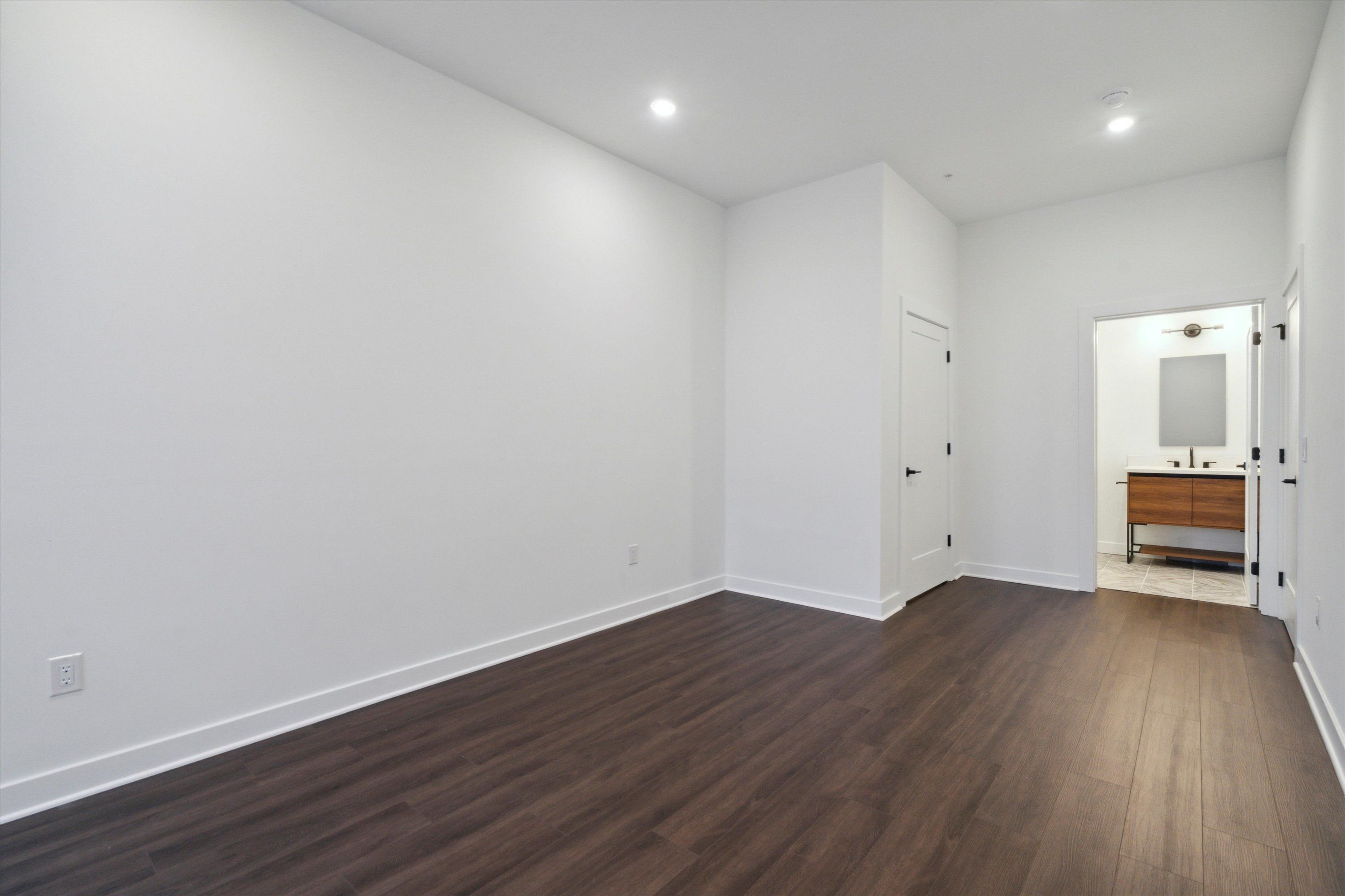 2636 E YORK ST Unit 605
