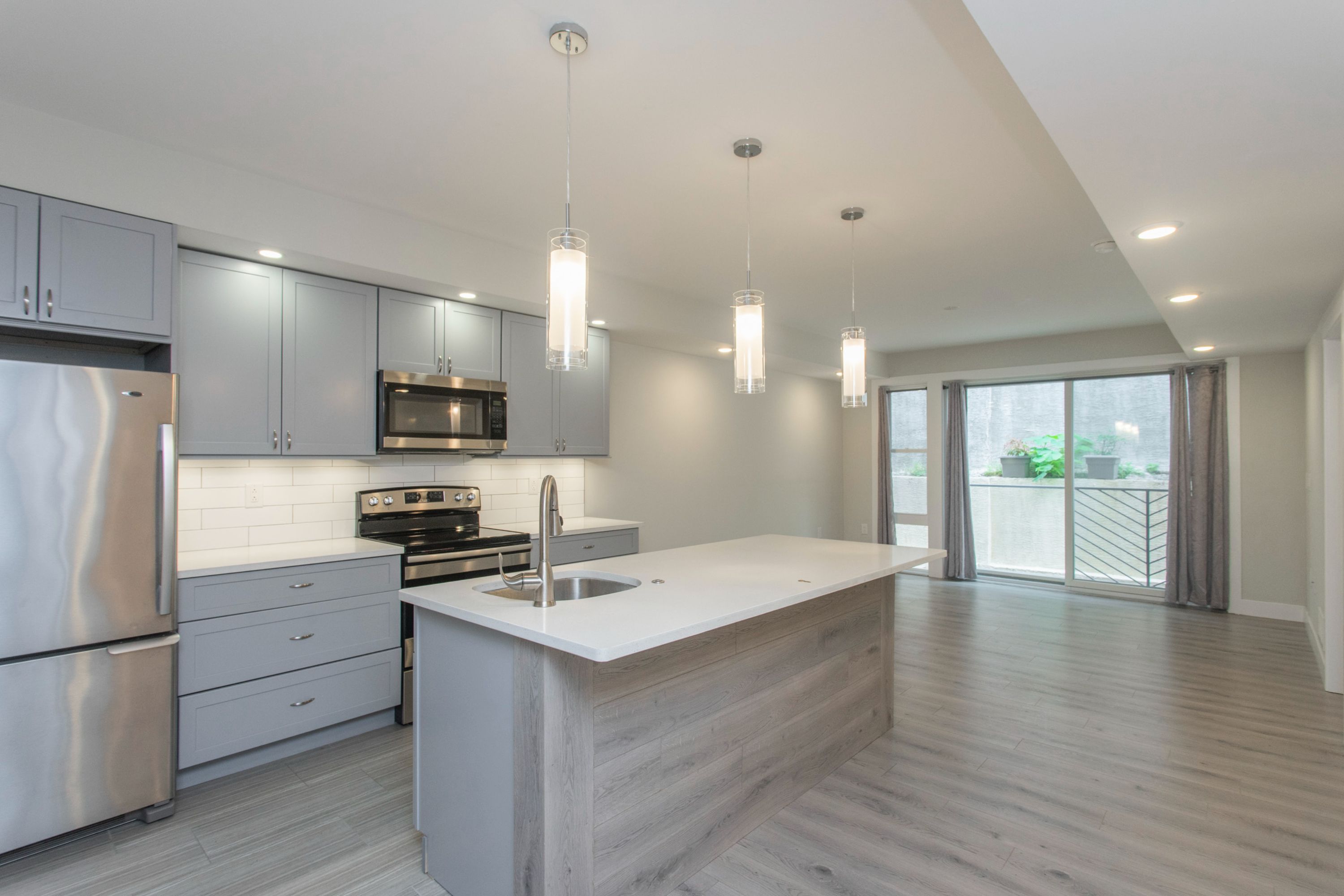 1533-39 PARRISH ST Unit 2F