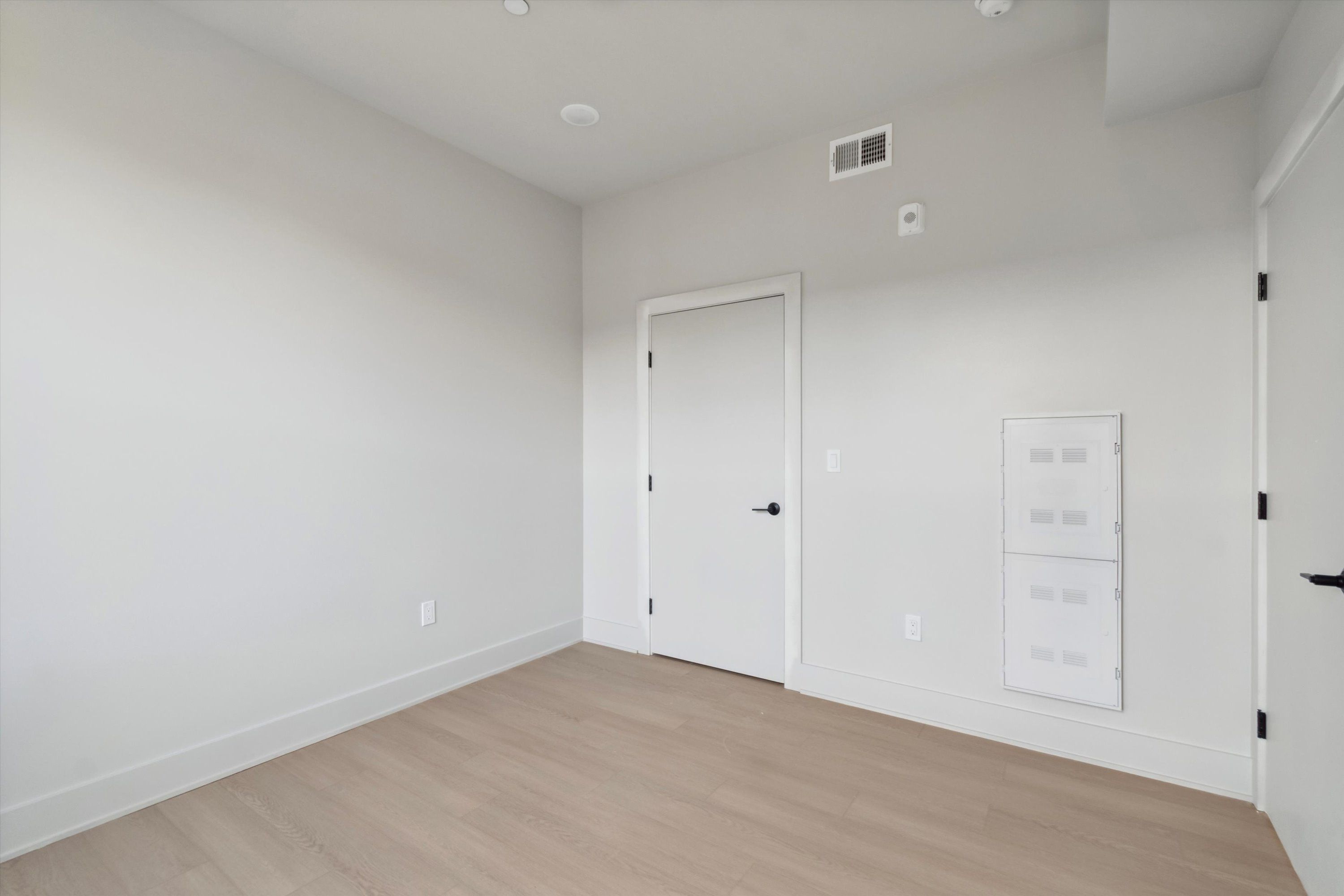 5521 Wayne Ave Unit 608