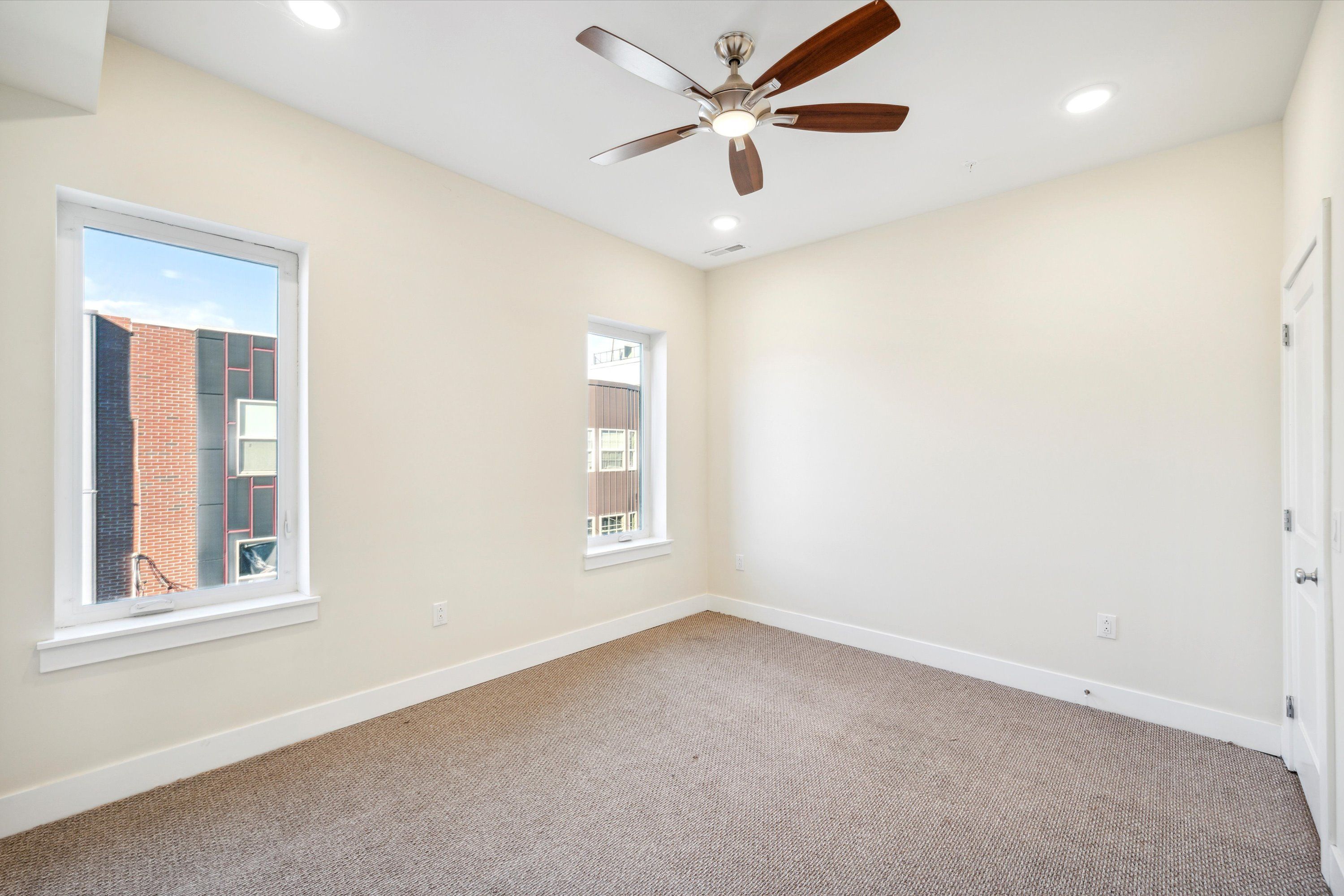 1945 N GRATZ ST Unit 2