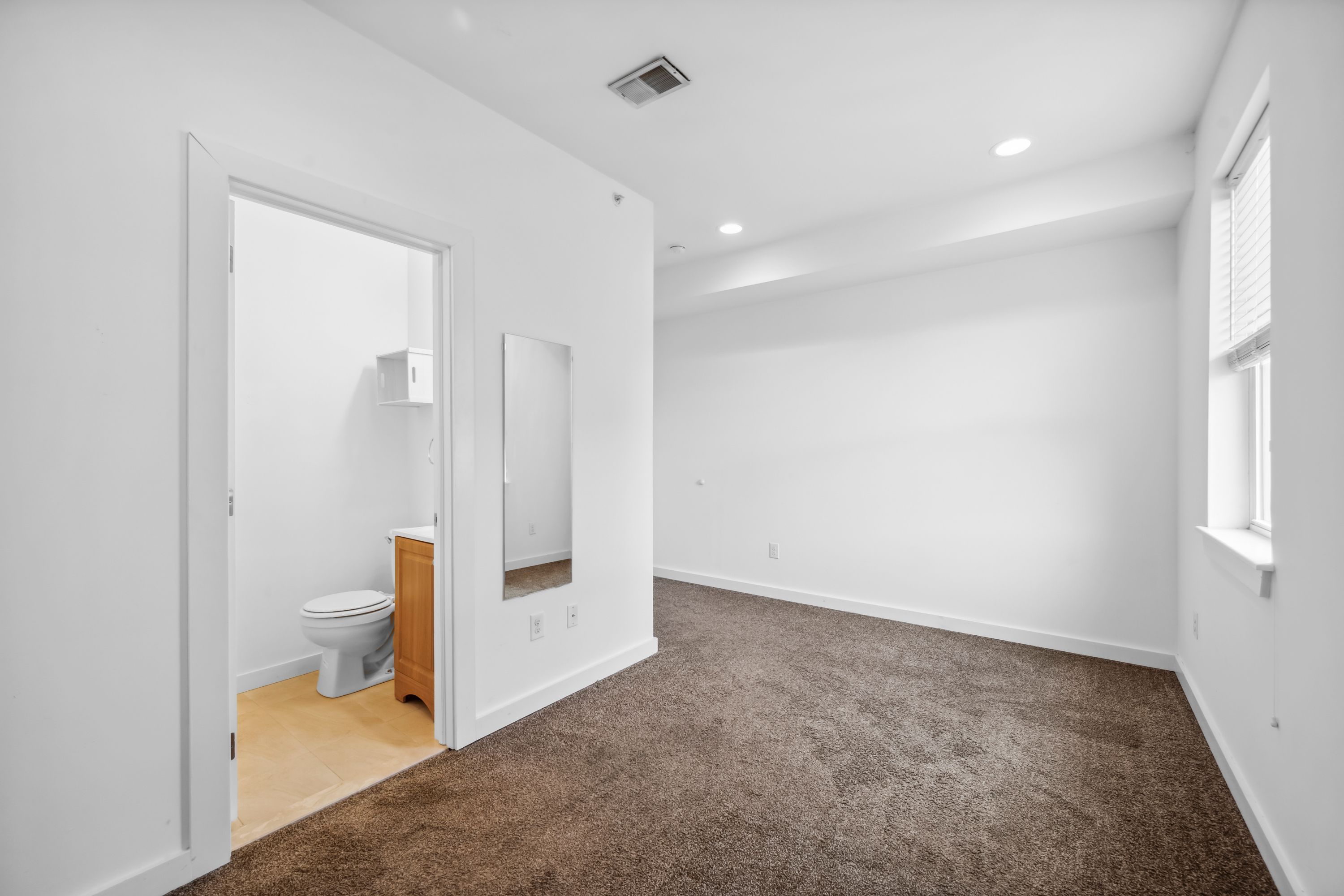 1632 N SYDENHAM ST Unit 2