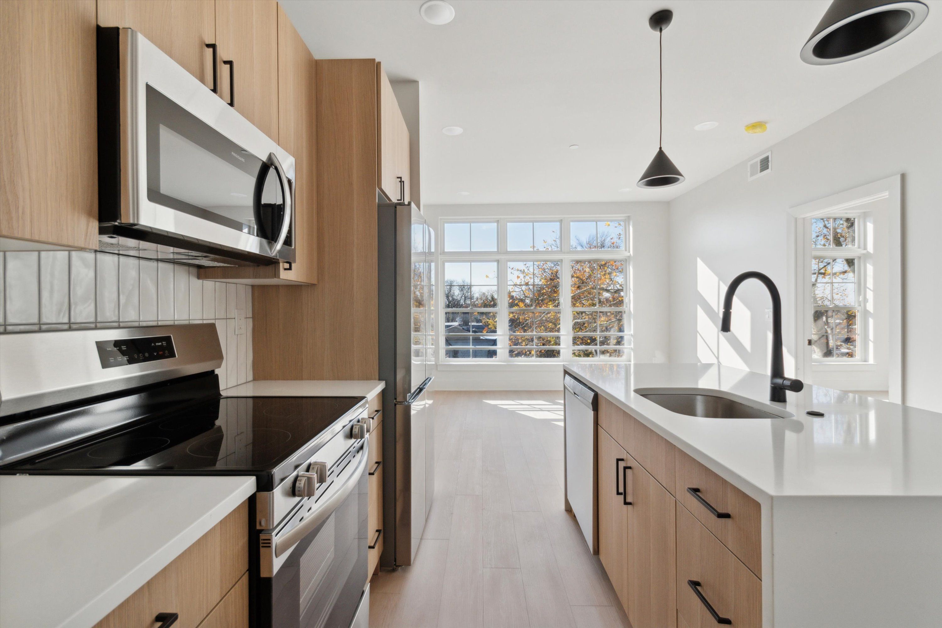 5521 Wayne Ave Unit 205
