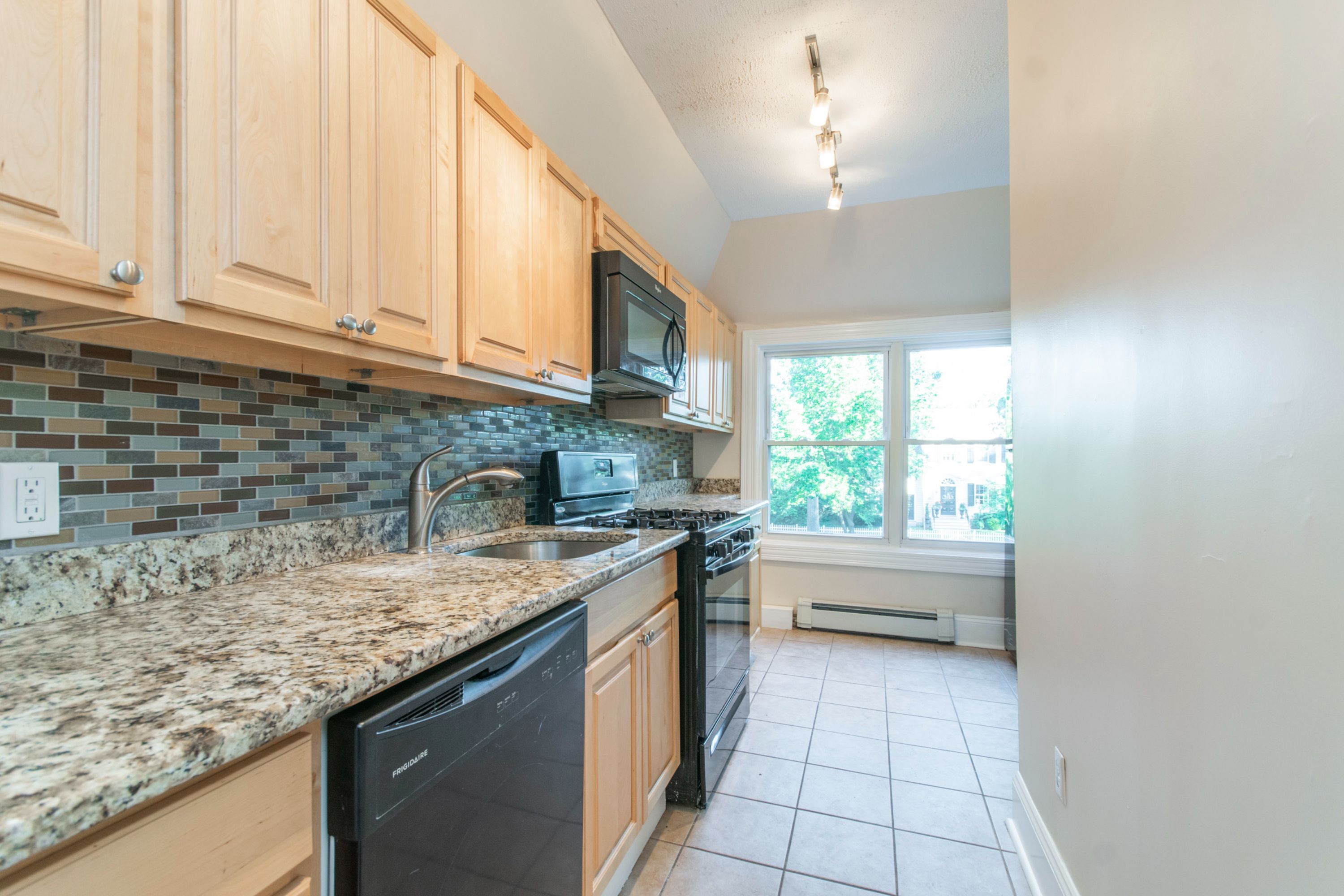 291-293 Nassau St Unit 2