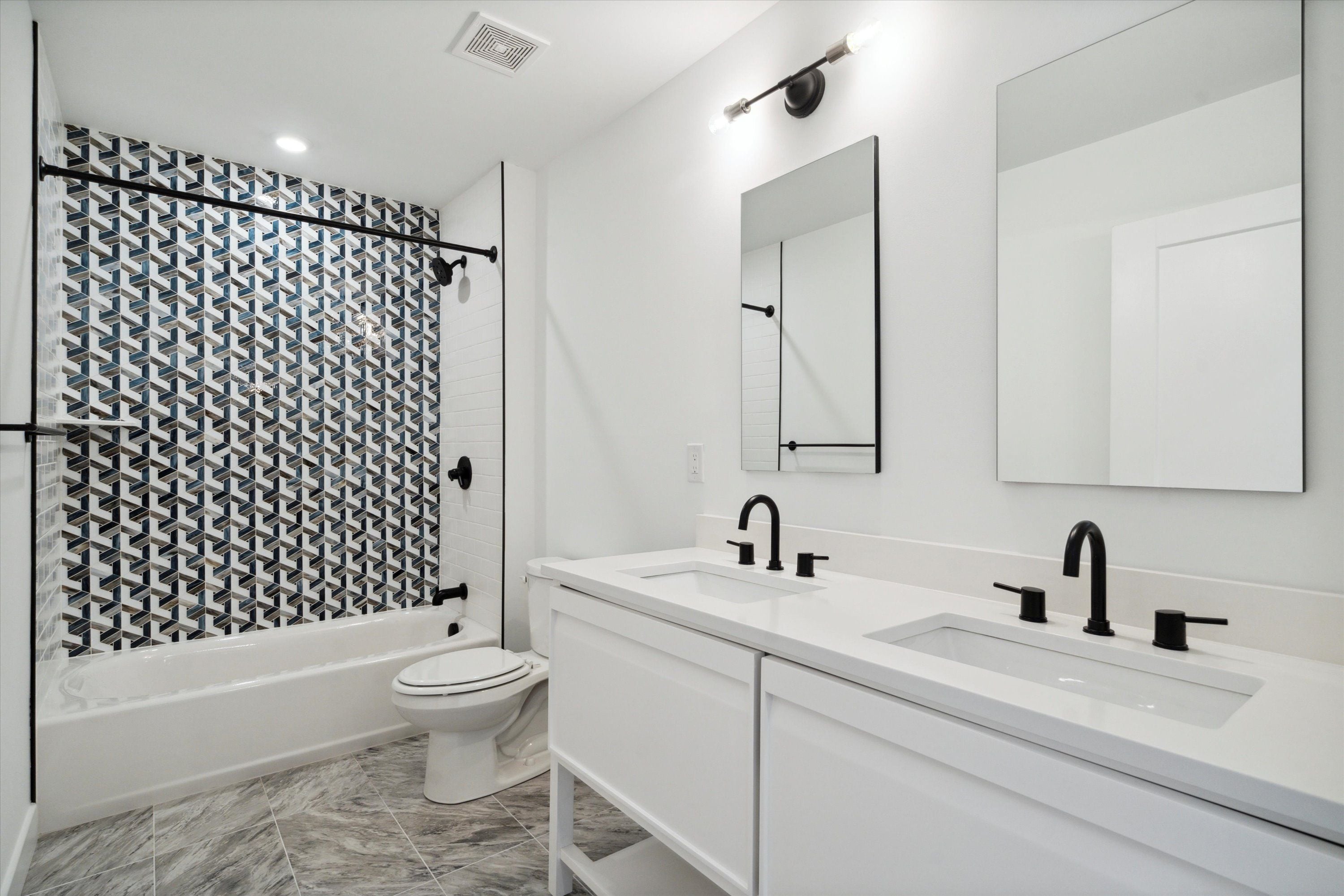 2636 E YORK ST Unit 208