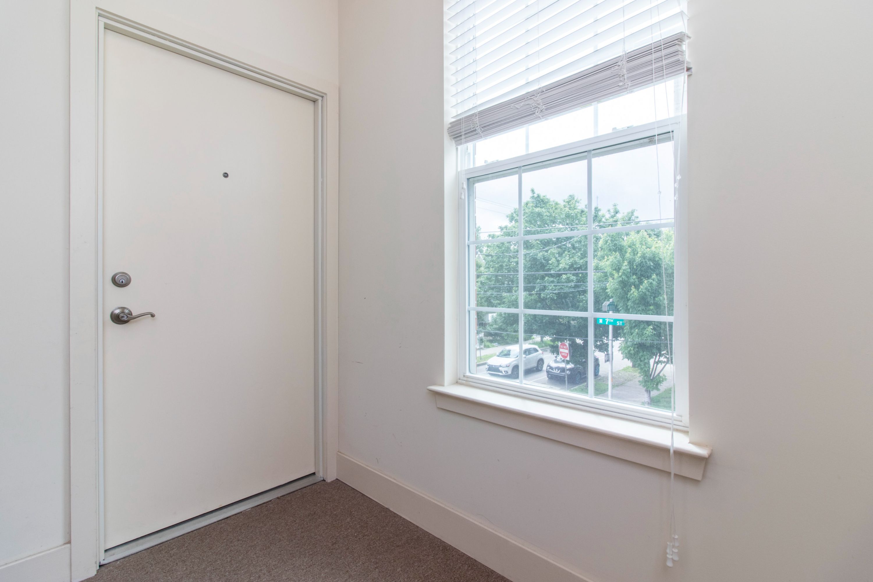 1904 N MARSHALL ST Unit 2