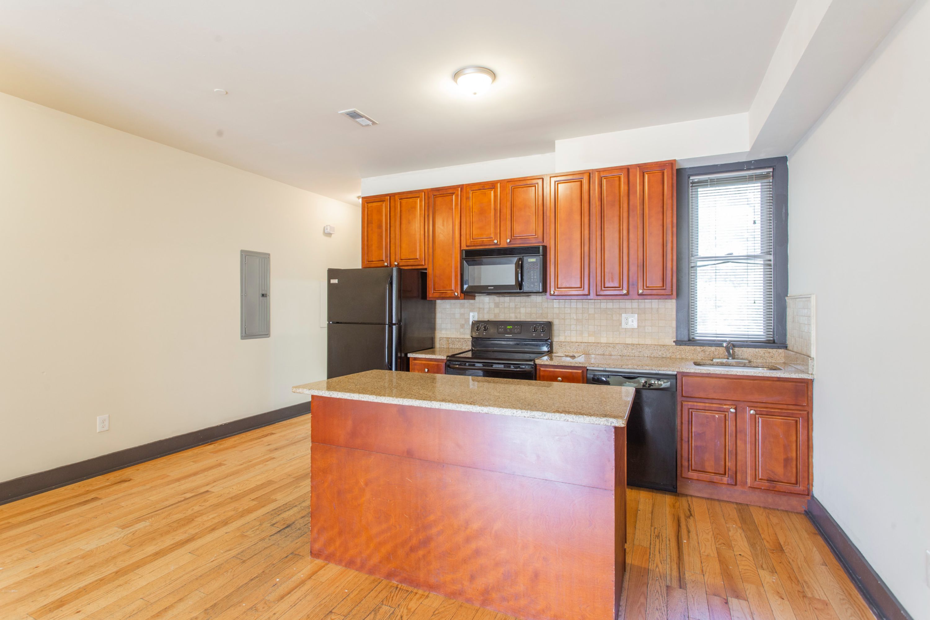 1707 ARLINGTON ST Unit B