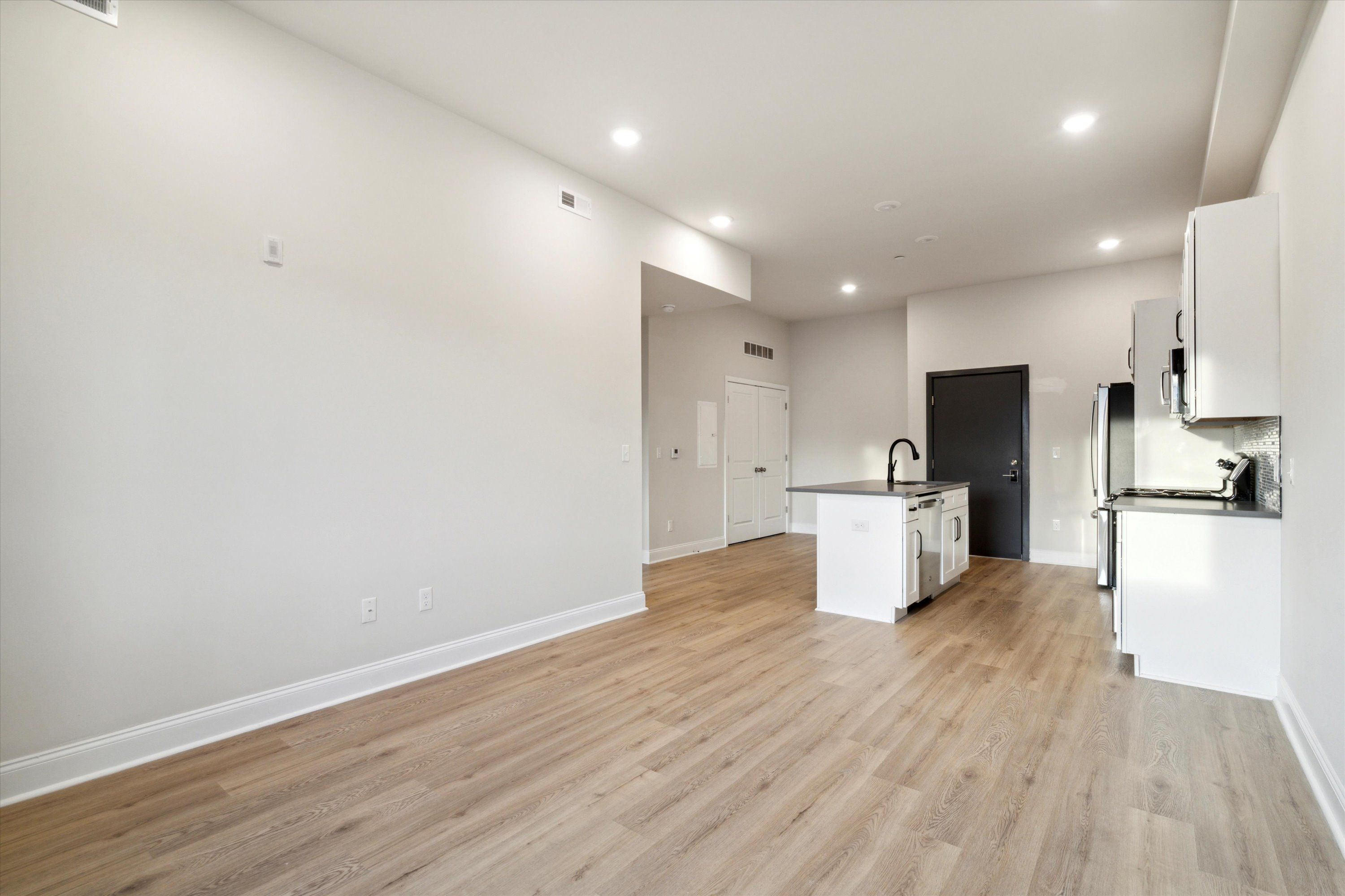 2157 E LEHIGH AVE Unit 213