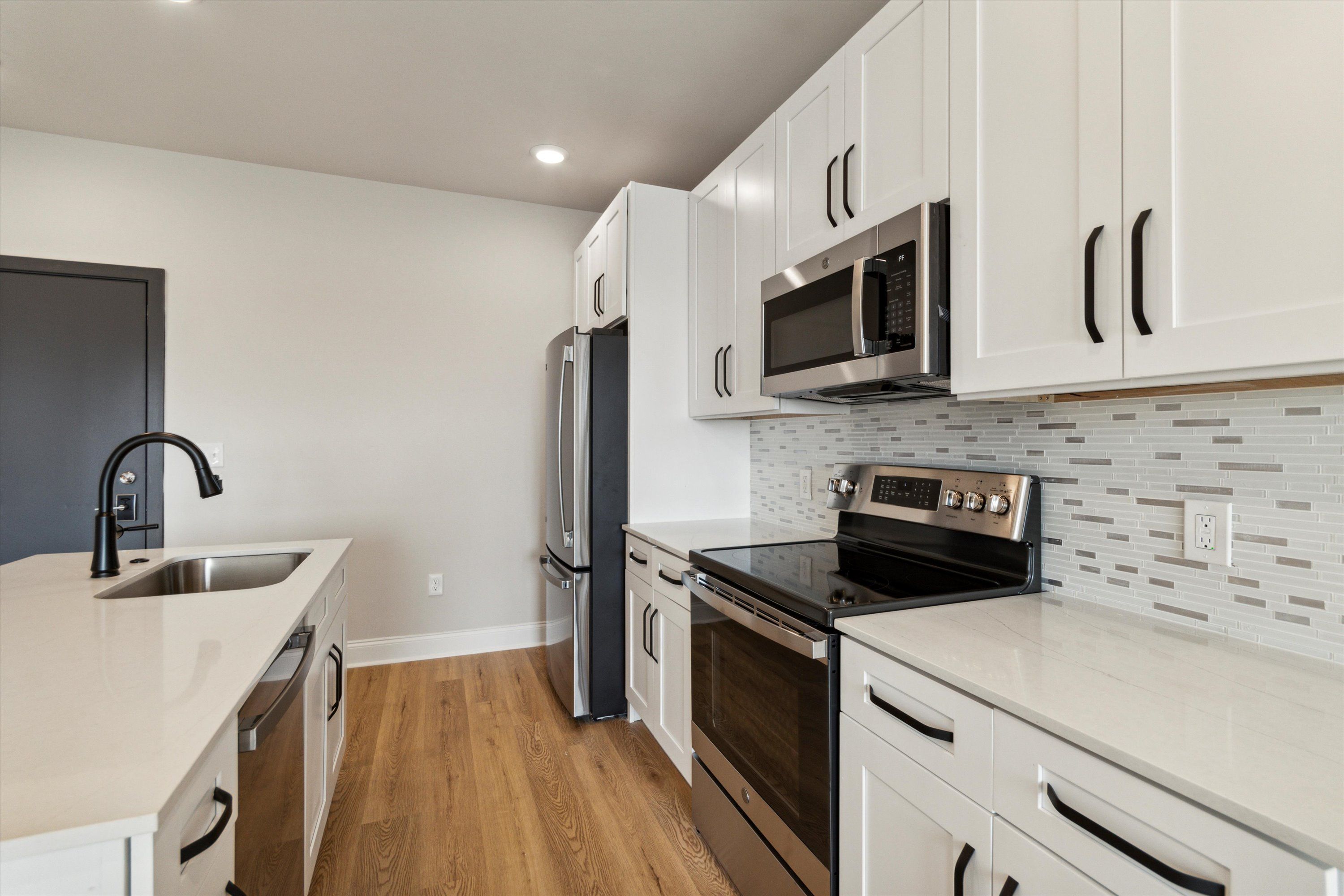 2157 E LEHIGH AVE Unit 211