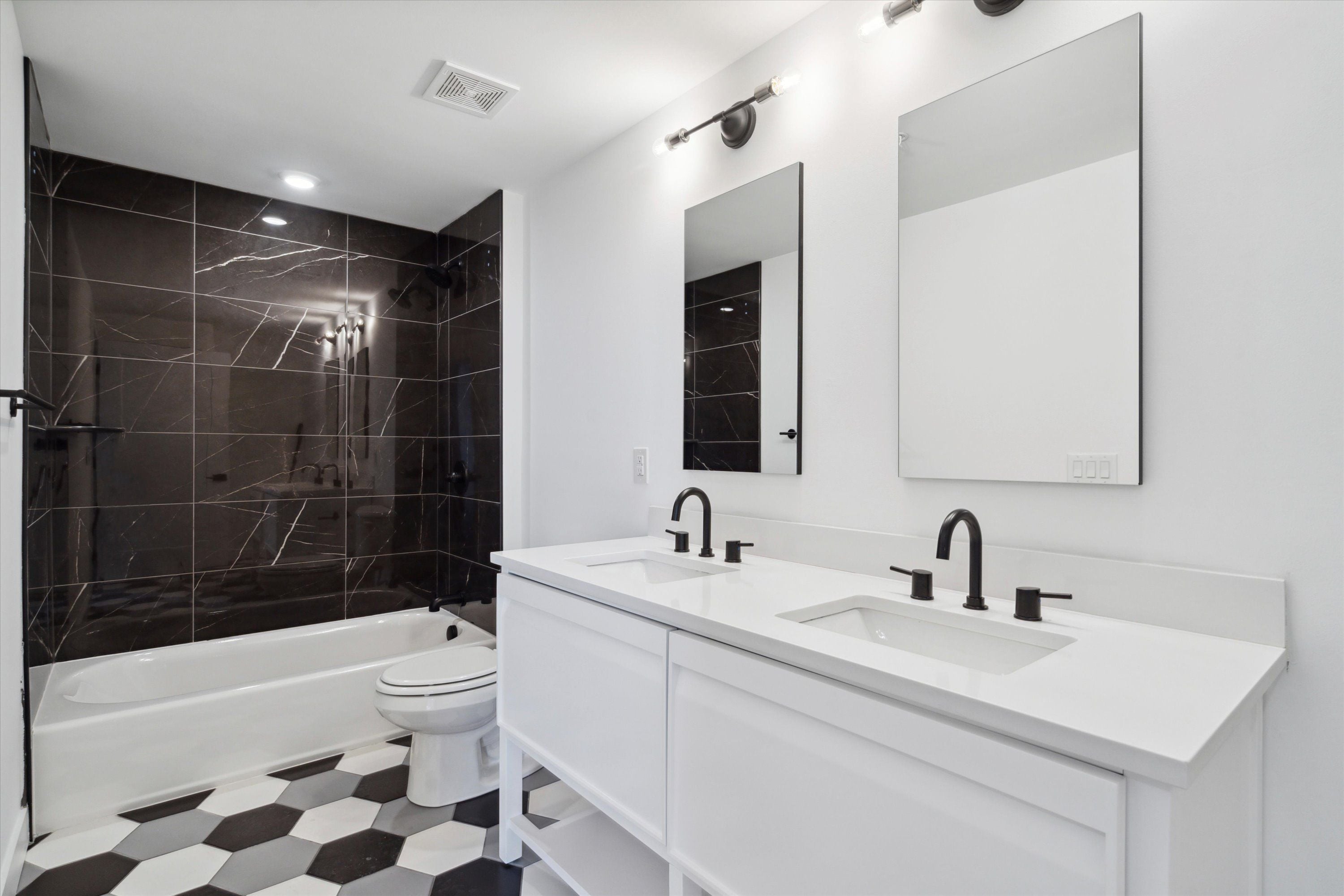 2636 E YORK ST Unit 408