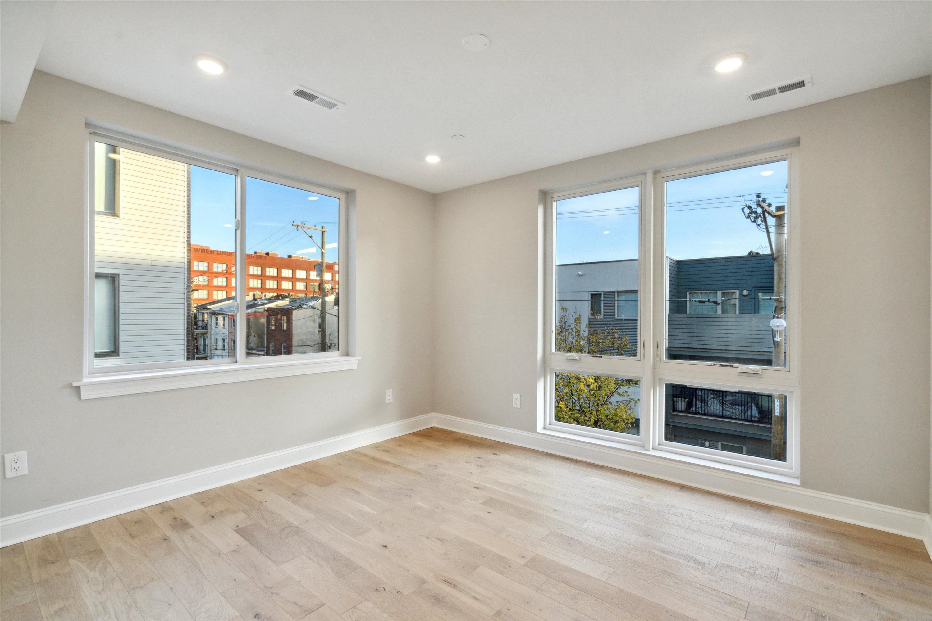 249 W OXFORD ST Unit 1