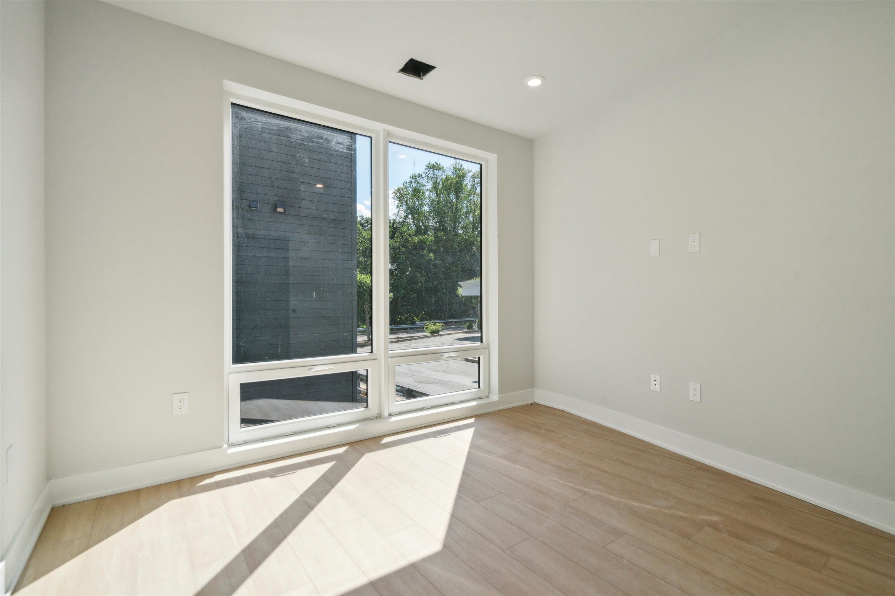 6910 Ridge Avenue Unit 418