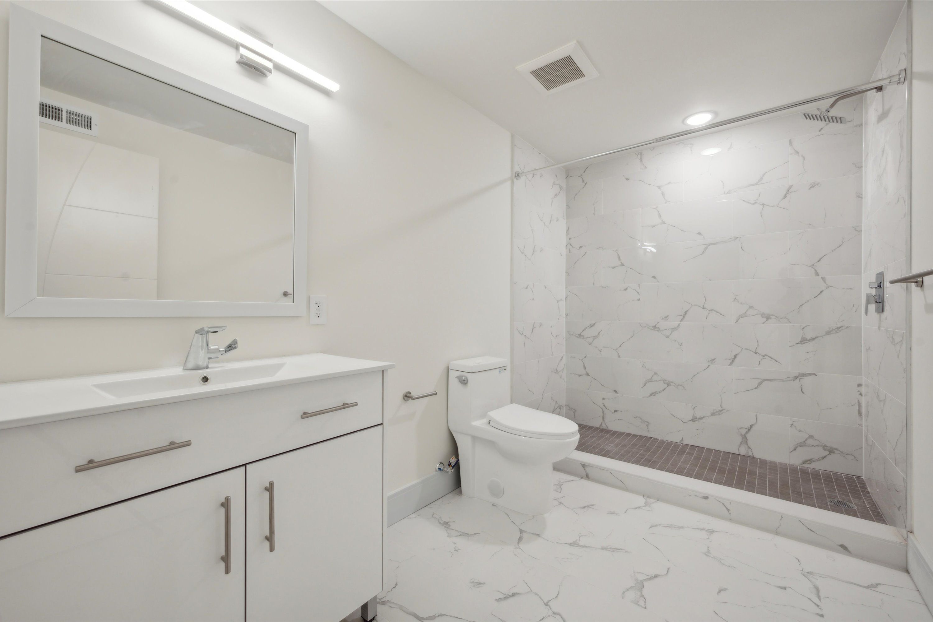 1221 E Fletcher St Unit 107