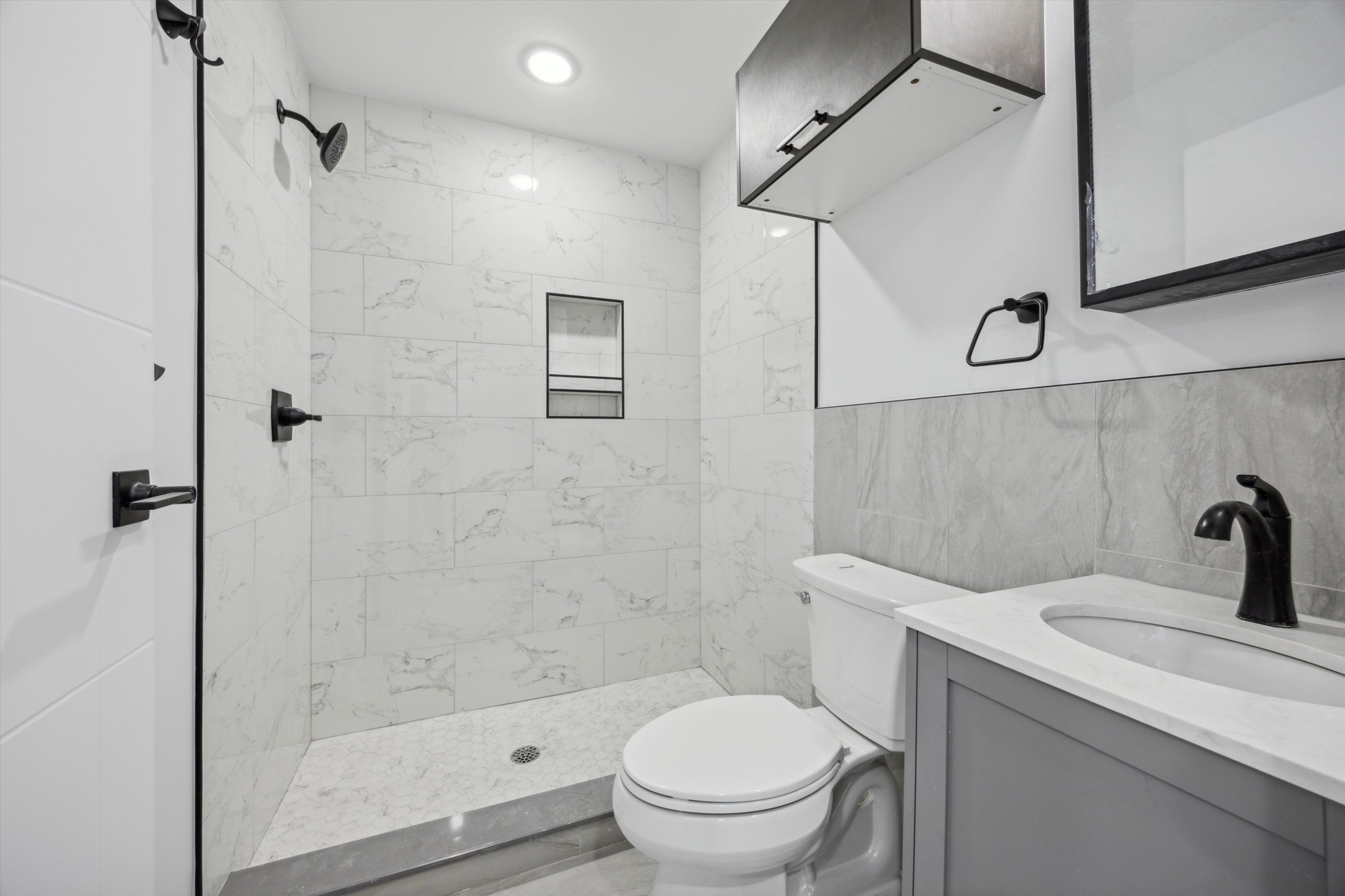 3729 LANCASTER AVE Unit 201