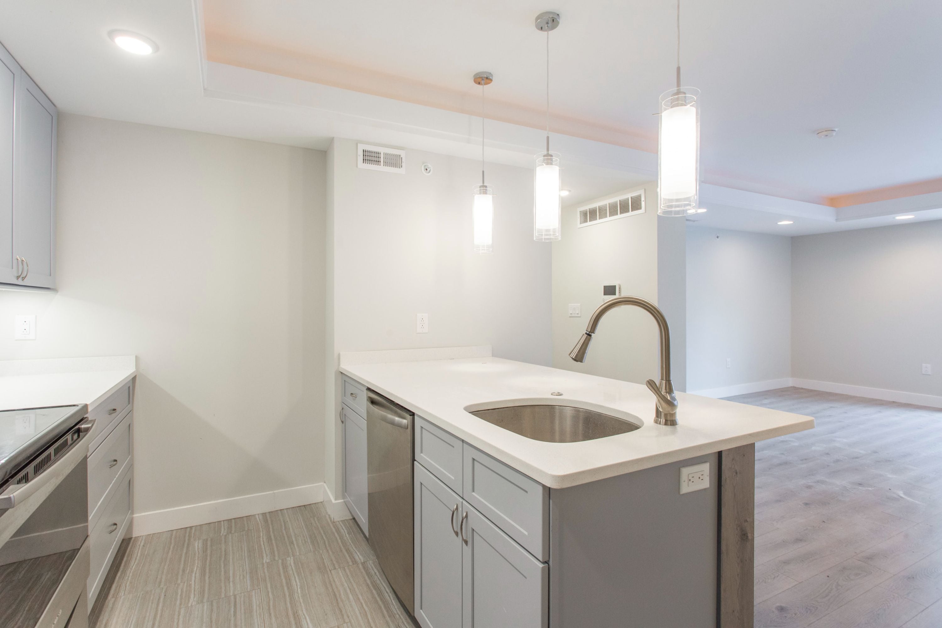 1533-39 PARRISH ST Unit 3F